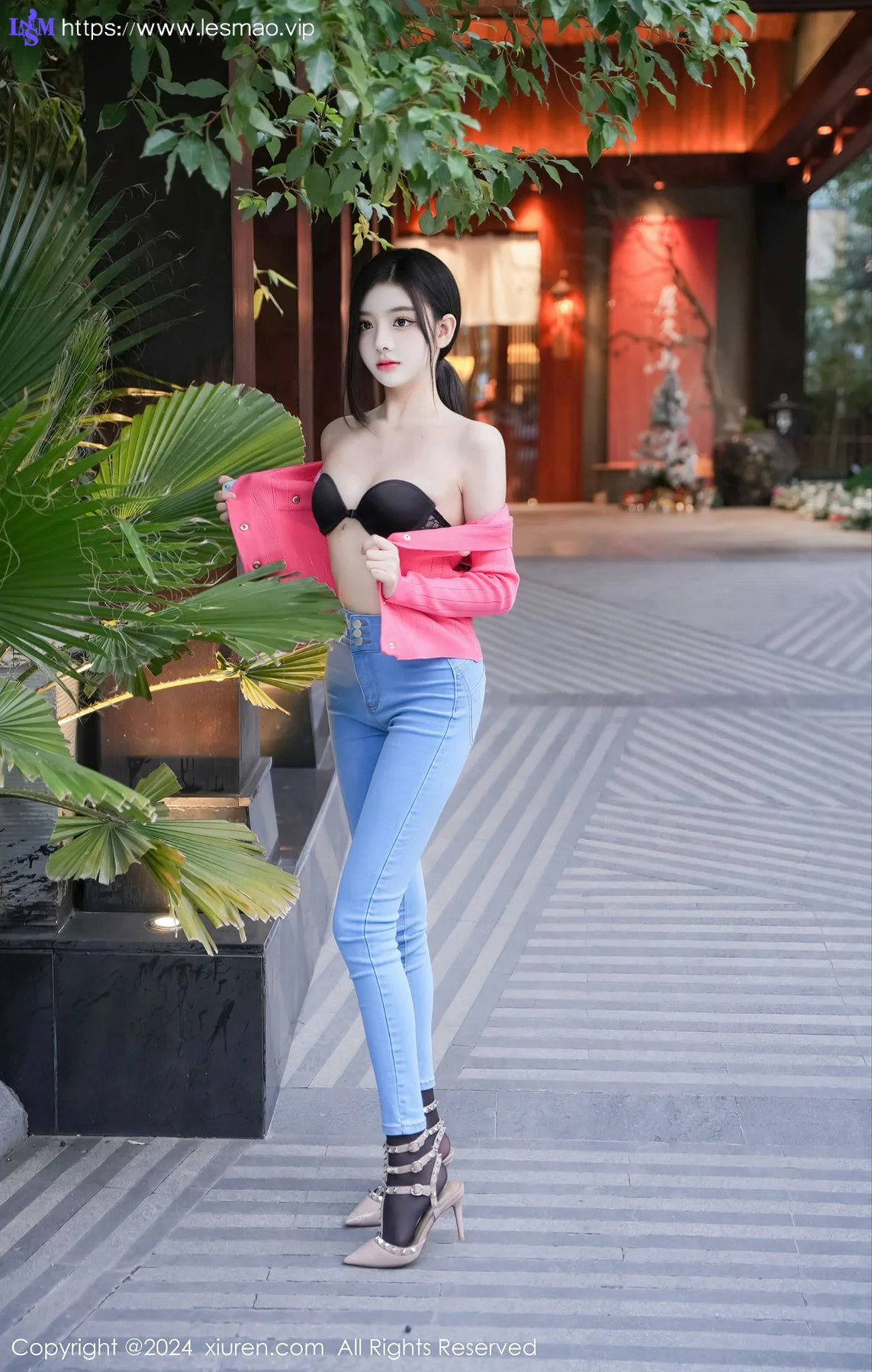 XiuRen 秀人 No.8091  龙雪儿 配简约牛仔裤性感写真1 - 50
