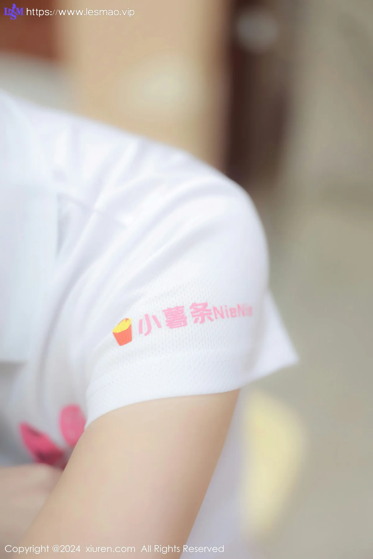 XiuRen 秀人 No.8118  小薯条nienie 保龄球馆场景拍摄性感写真11 - 17
