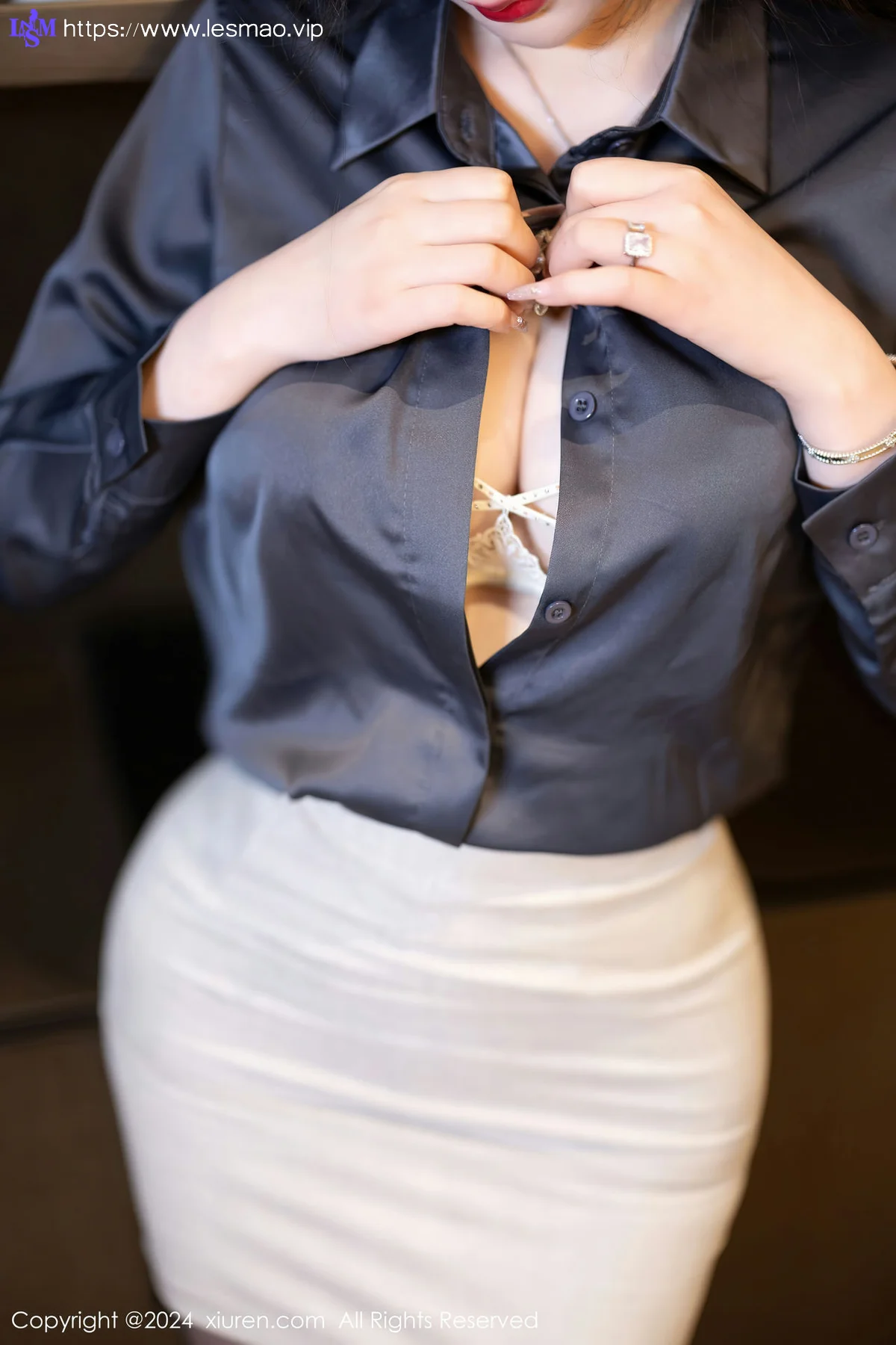 XiuRen 秀人 No.8126  李丽莎 熟女姿态性感写真11 - 21