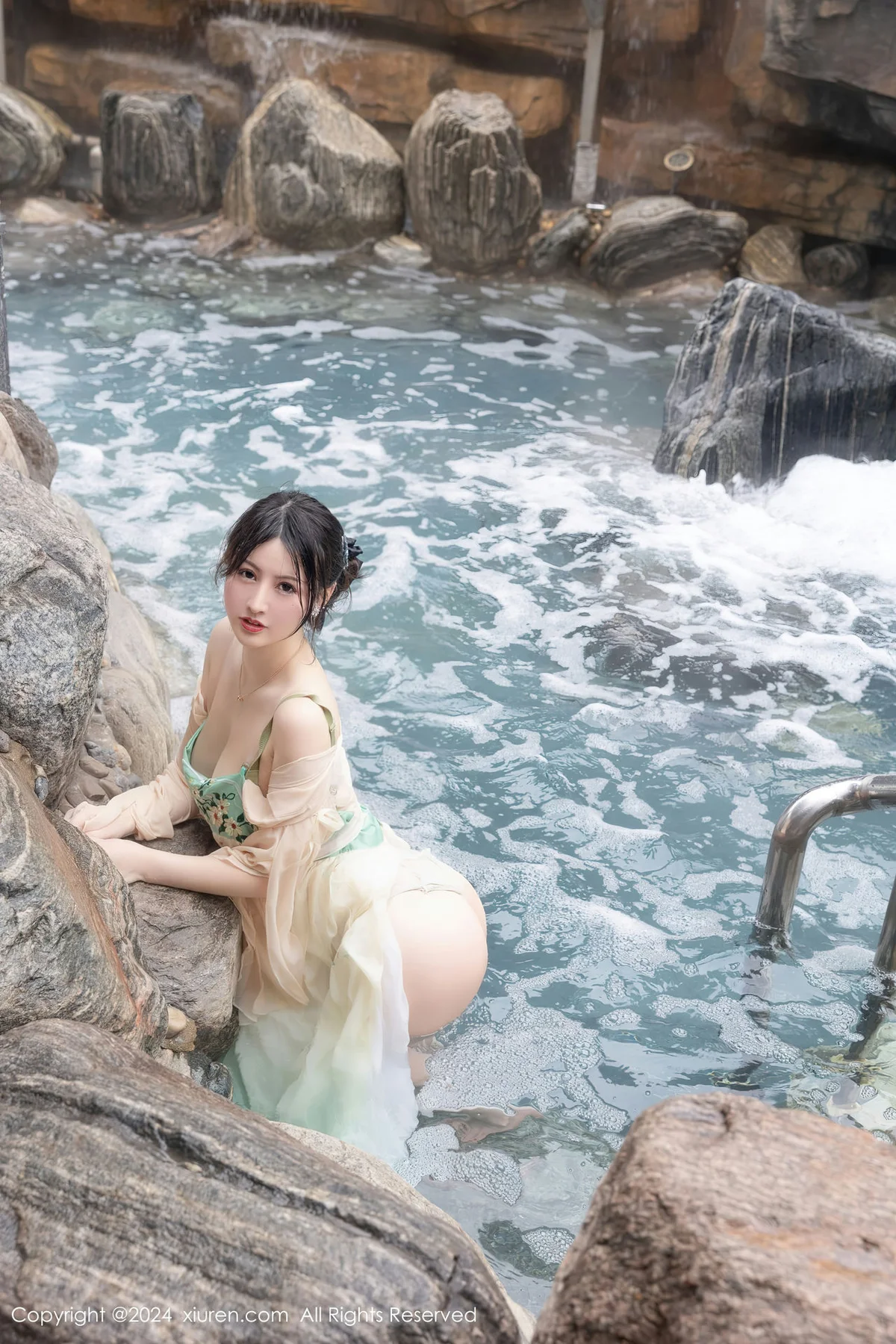 XiuRen 秀人 No.8128  诗诗kiki 温泉古装情趣服饰性感写真1 - 21