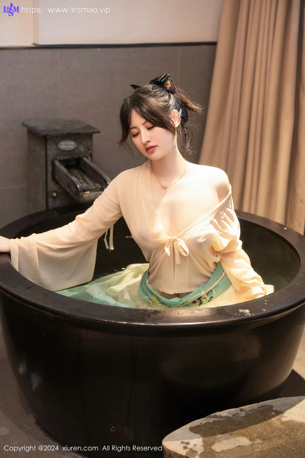XiuRen 秀人 No.8128  诗诗kiki 温泉古装情趣服饰性感写真1 - 40