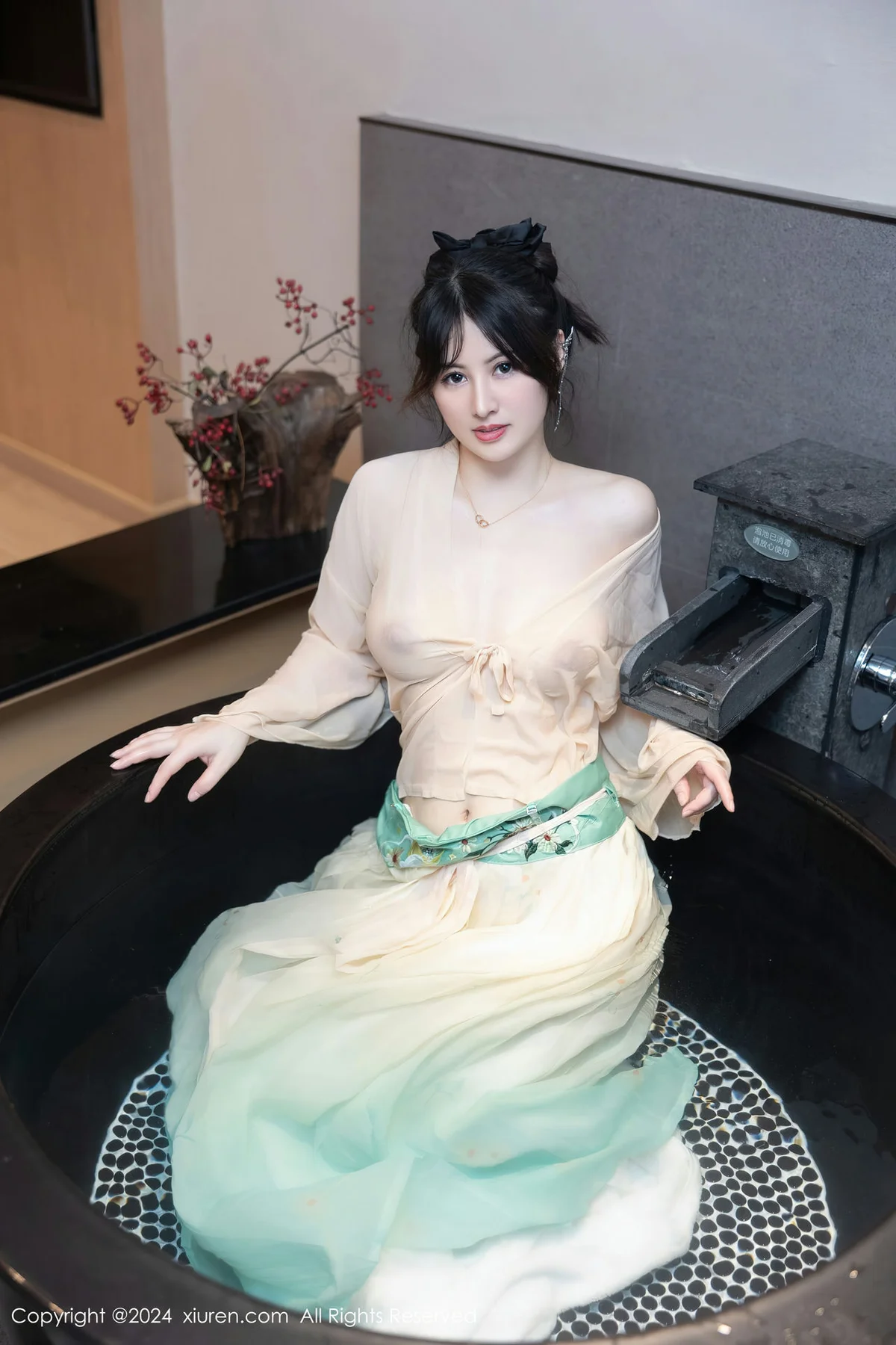 XiuRen 秀人 No.8128  诗诗kiki 温泉古装情趣服饰性感写真1 - 46