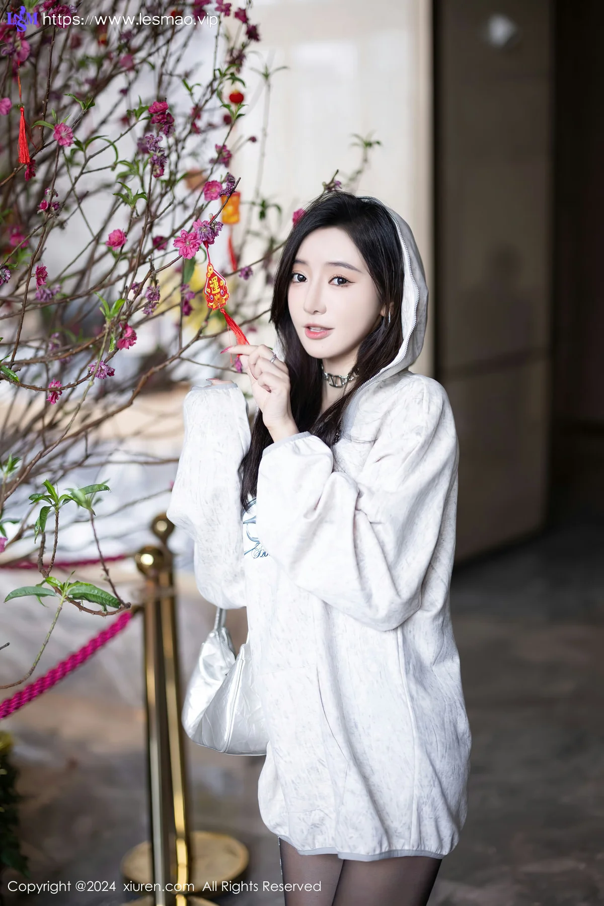 XiuRen 秀人 No.8135  王馨瑶yanni 轻透情趣服饰性感写真1 - 15