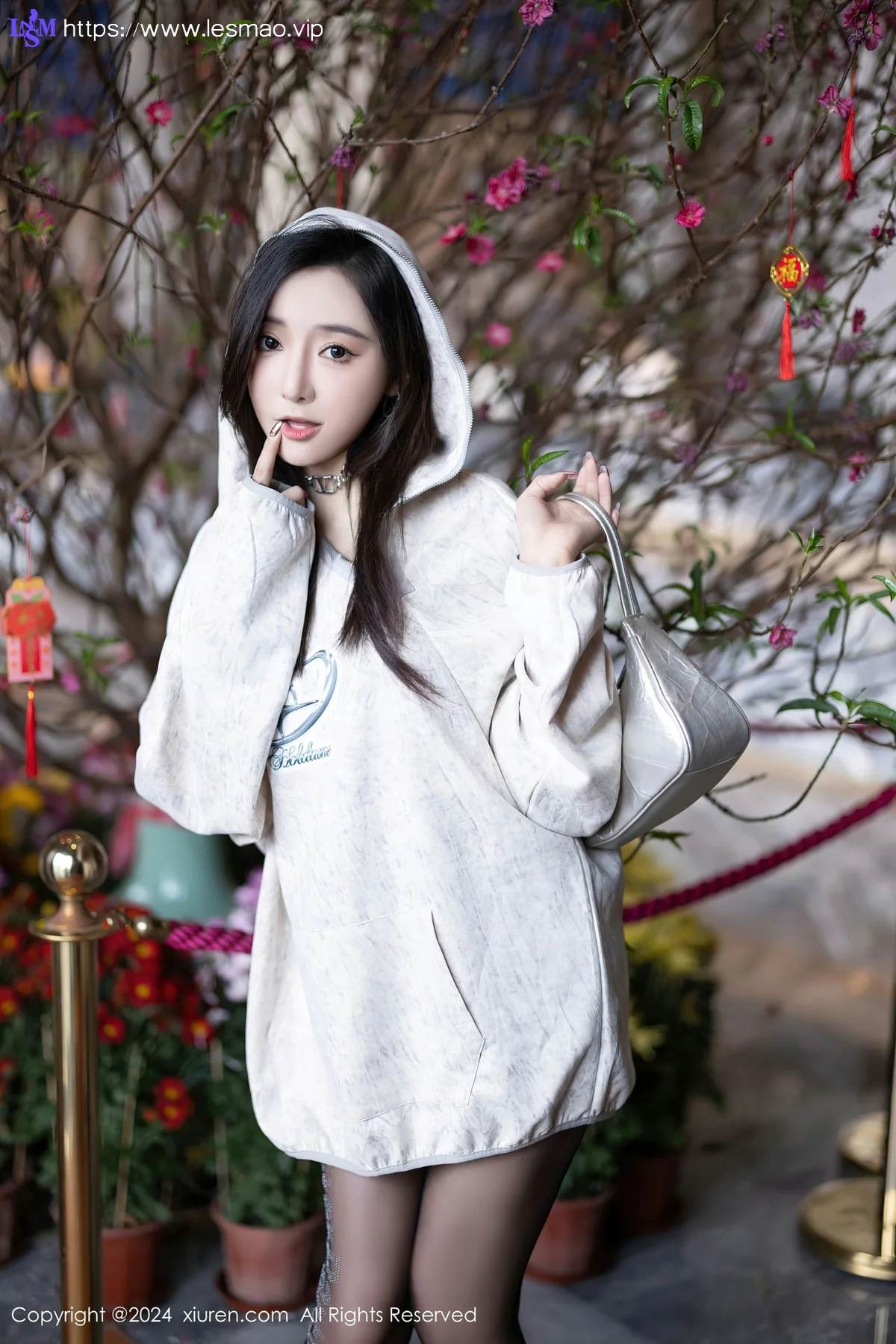 XiuRen 秀人 No.8135  王馨瑶yanni 轻透情趣服饰性感写真1 - 16