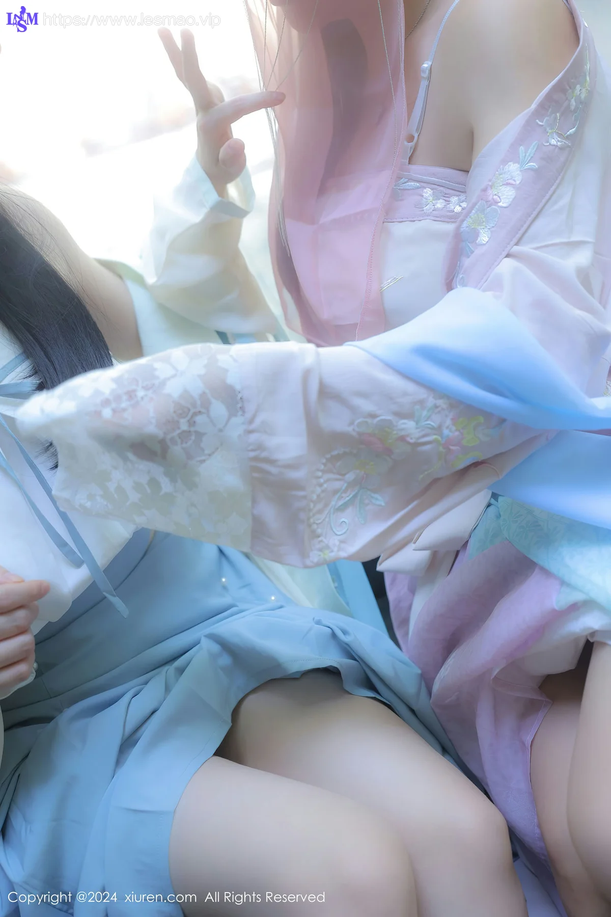 XiuRen 秀人 No.8137  豆瓣酱模特合集 古装性感穿搭写真 - 16