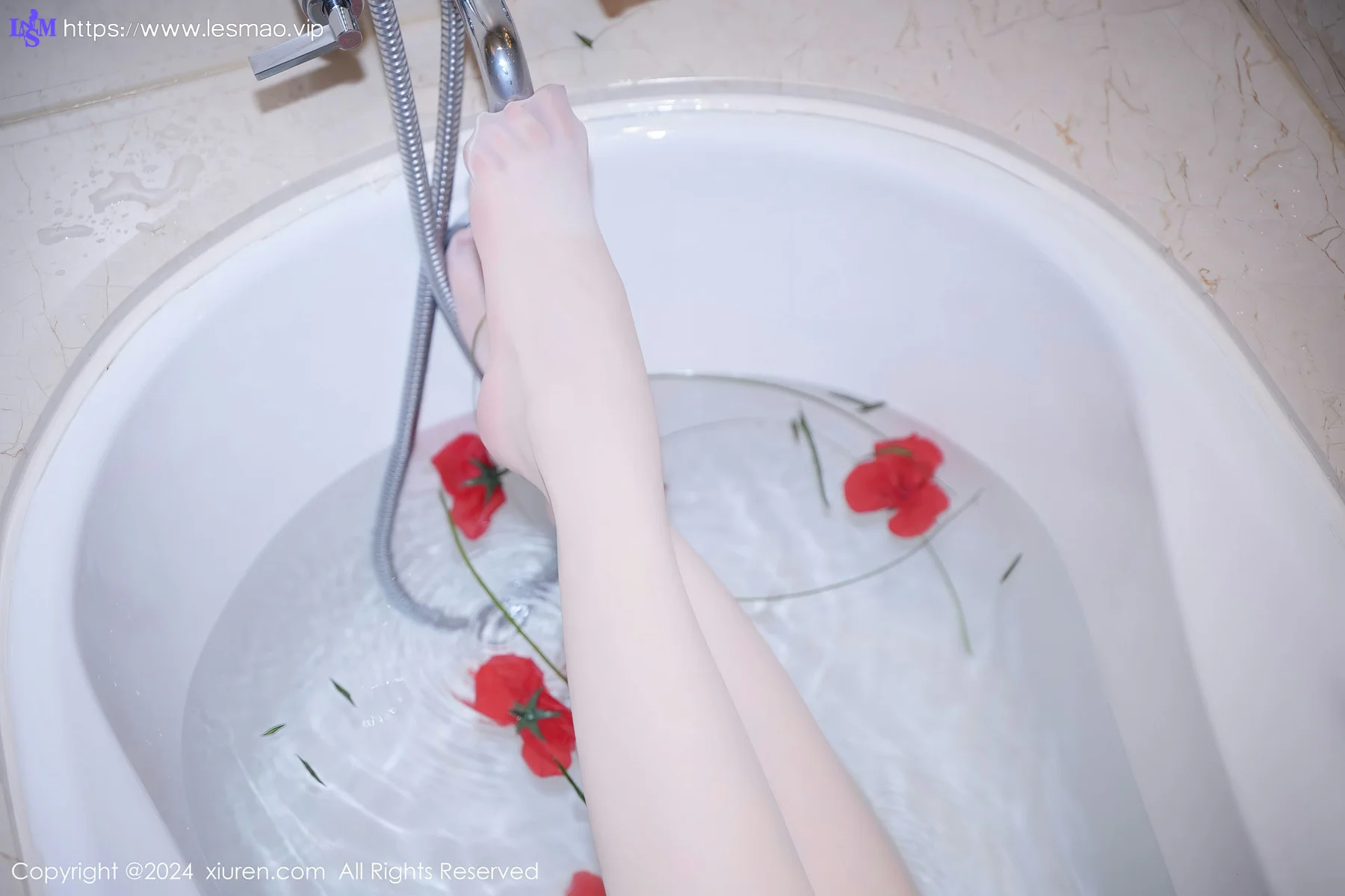 XiuRen 秀人 No.8162  梦灵儿Mini 白色浴袍性感写真33 - 34