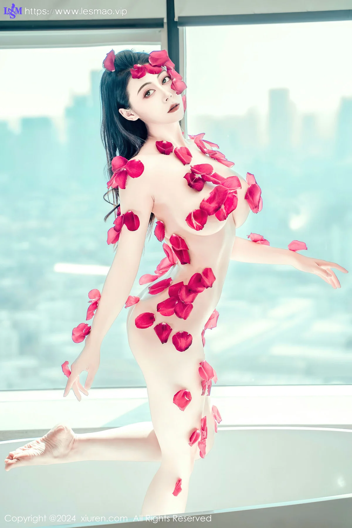 XiuRen 秀人 No.8175  瑜伽喵 柔韧献花热舞性感写真 - 6