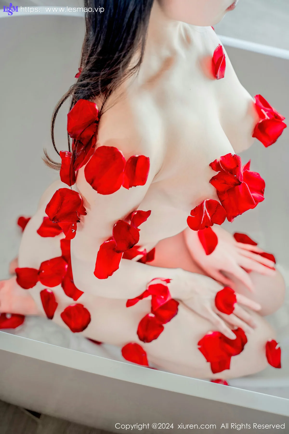 XiuRen 秀人 No.8175  瑜伽喵 柔韧献花热舞性感写真 - 50