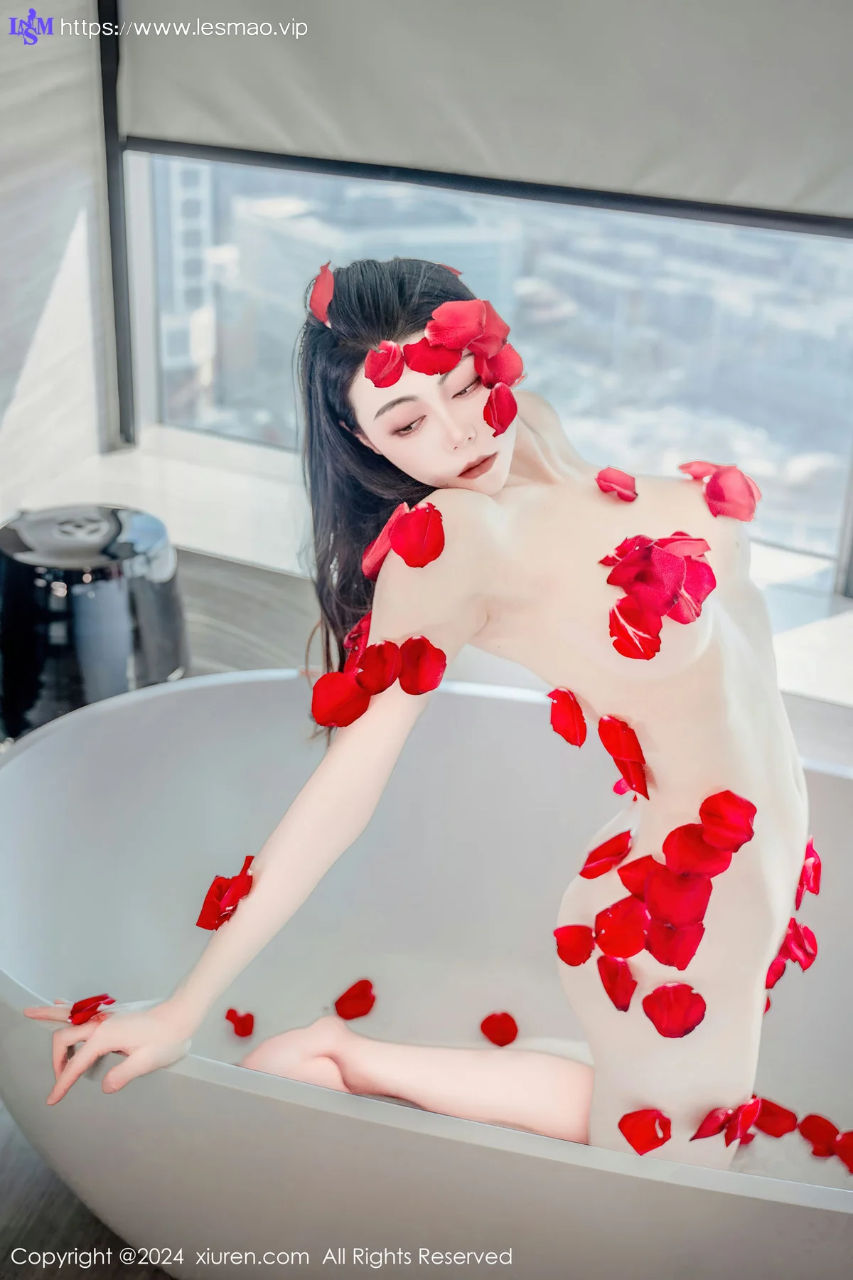 XiuRen 秀人 No.8175  瑜伽喵 柔韧献花热舞性感写真 - 52