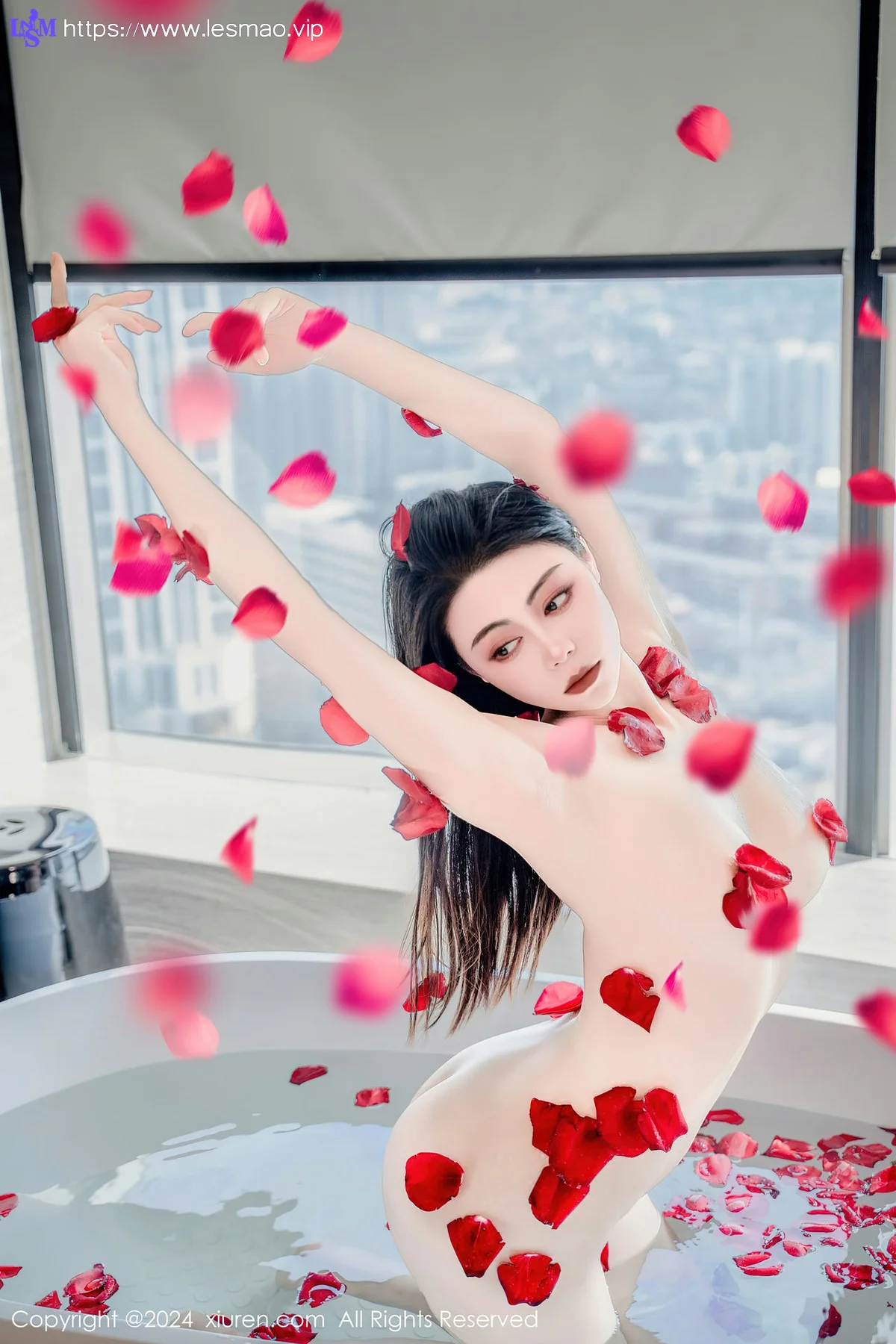 XiuRen 秀人 No.8175  瑜伽喵 柔韧献花热舞性感写真 - 53