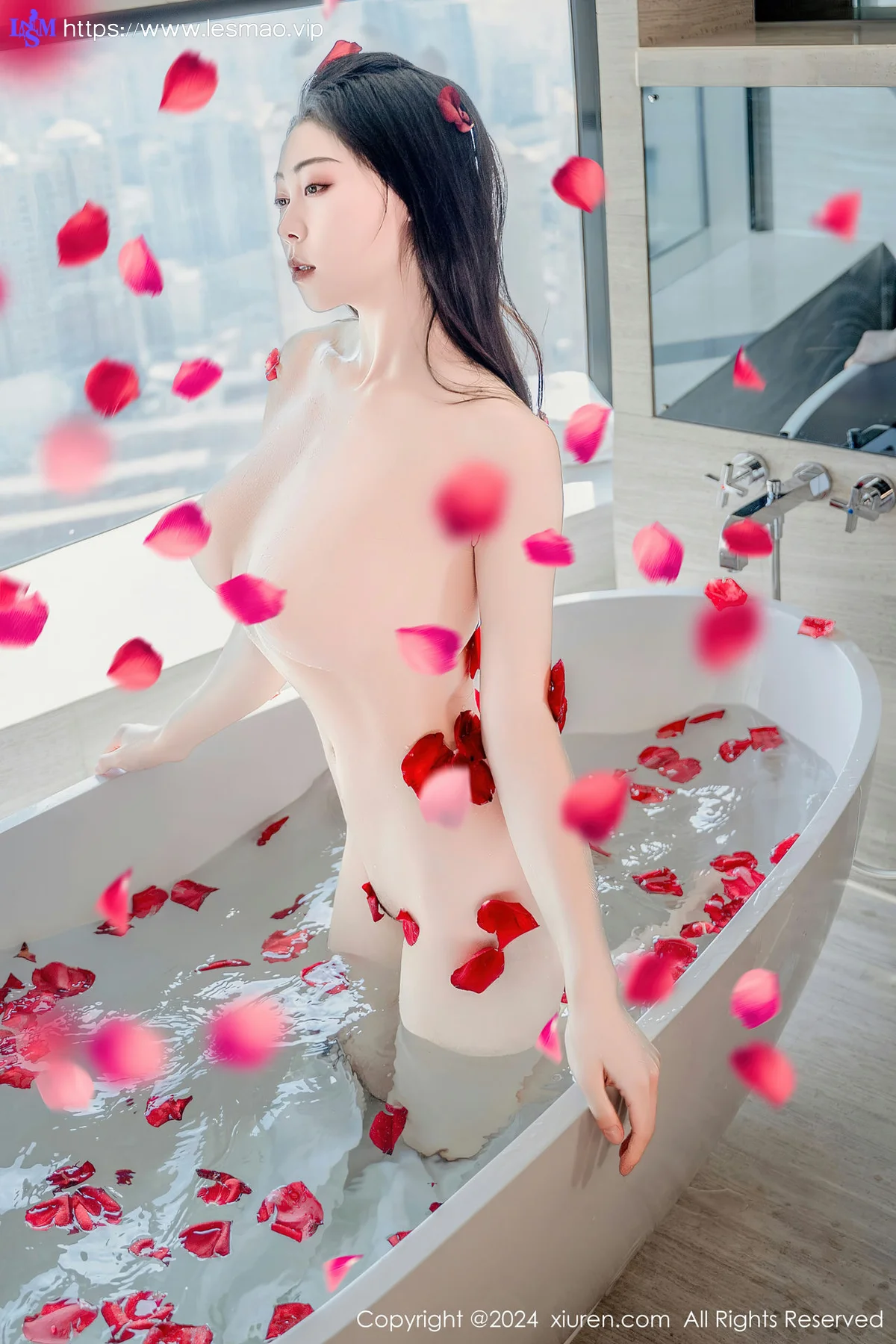 XiuRen 秀人 No.8175  瑜伽喵 柔韧献花热舞性感写真 - 56