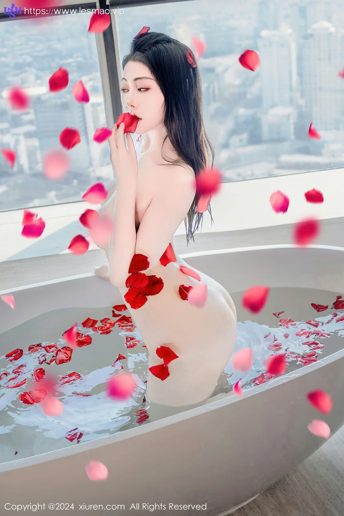 XiuRen 秀人 No.8175  瑜伽喵 柔韧献花热舞性感写真 - 57