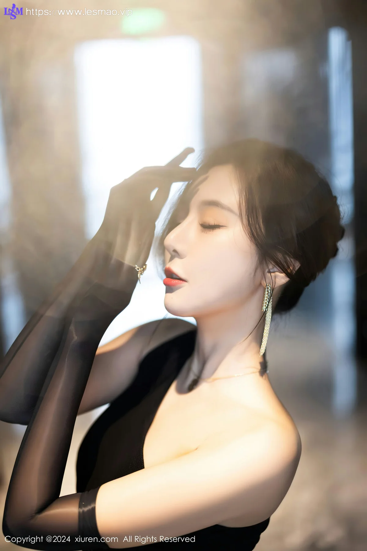 XiuRen 秀人 No.8194  王馨瑶yanni 主题为《秘密任务》 性感写真1 - 12