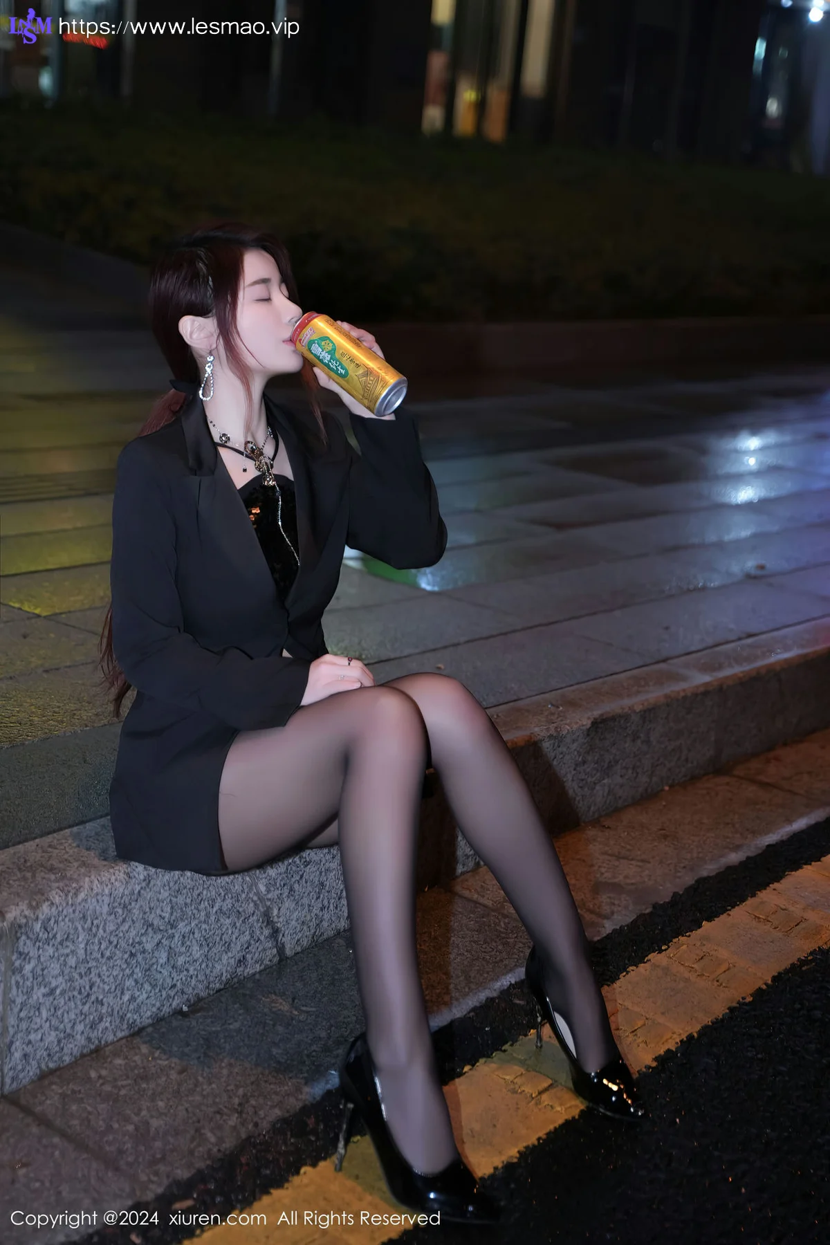 XiuRen 秀人 No.8199  美七 Mia 魅惑黑丝性感写真1 - 14