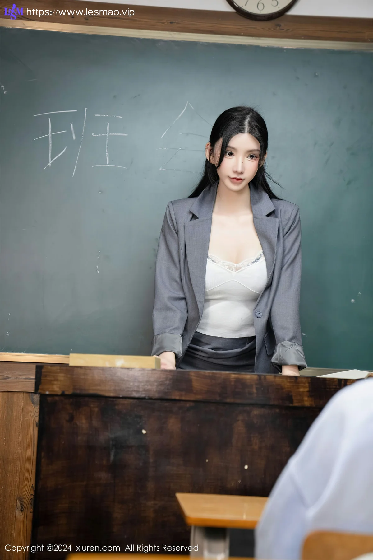 XiuRen 秀人 No.8204  周于希Sally 主题《女神节，我陪老师过》第一次开班会11 - 32