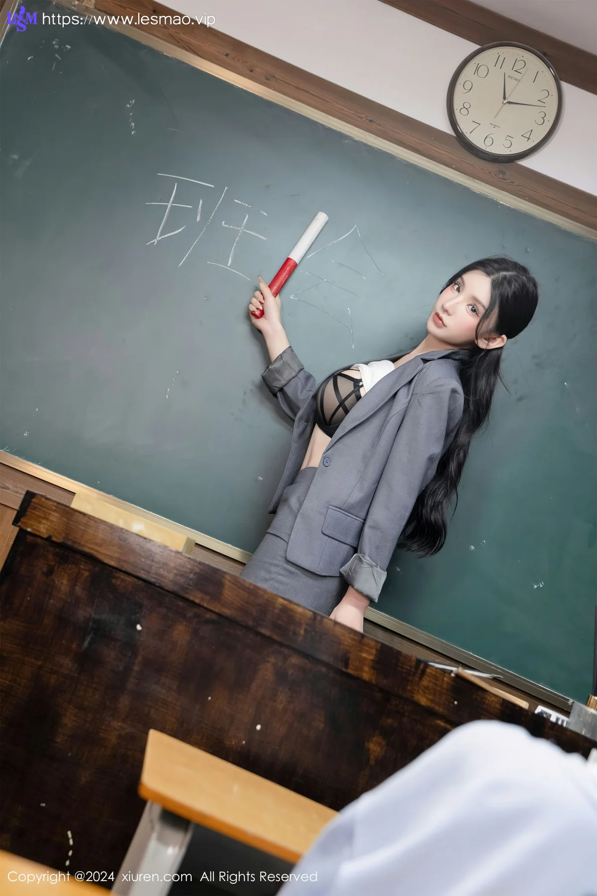 XiuRen 秀人 No.8204  周于希Sally 主题《女神节，我陪老师过》第一次开班会11 - 42