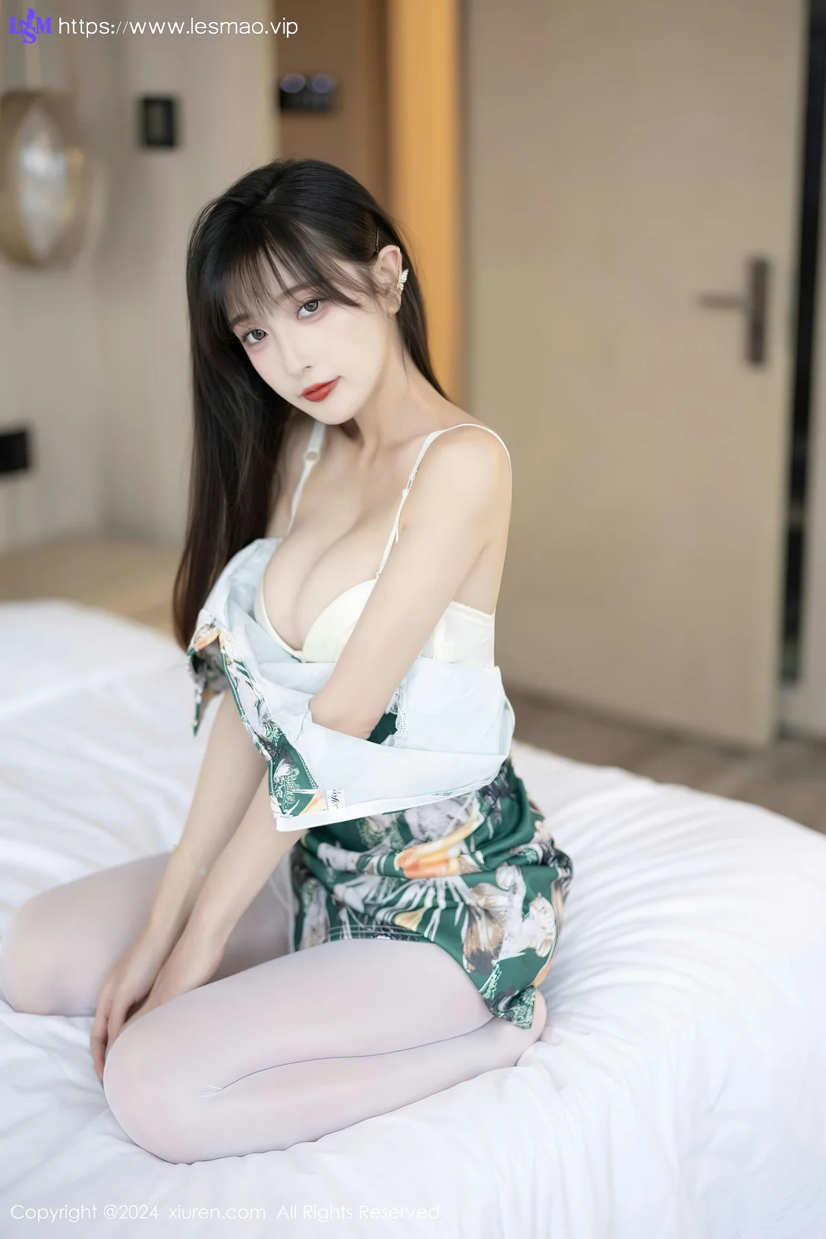 XiuRen 秀人 No.8231  林星阑 绿色图案旗袍性感写真1 - 29