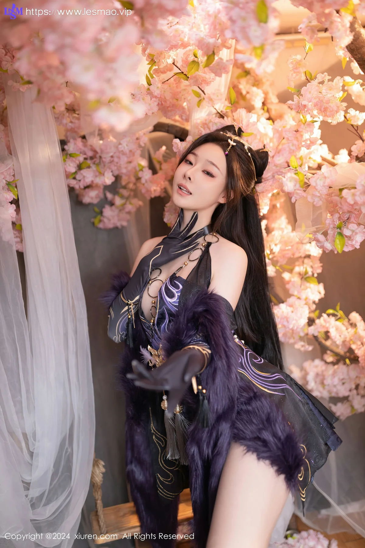 XiuRen 秀人 No.8232  小逗逗 紫色玉玲珑性感写真1 - 2