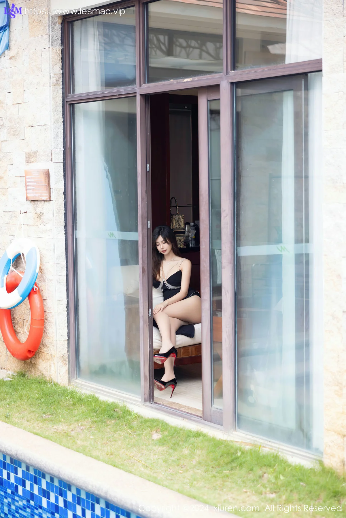 XiuRen 秀人 No.8235  绮里嘉ula 性感诱人性感写真1 - 18