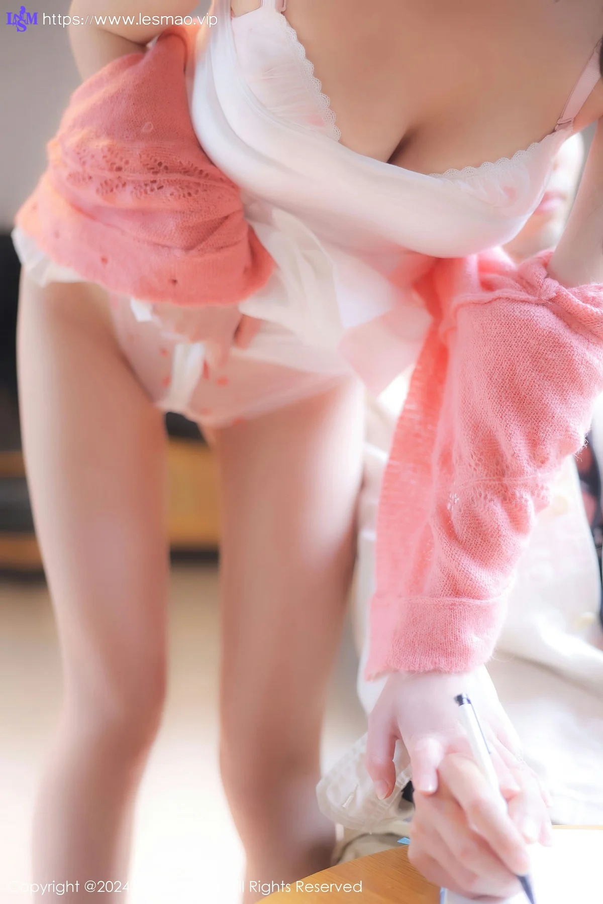 XiuRen 秀人 No.8241  桃妖夭外拍场景性感写真 - 26