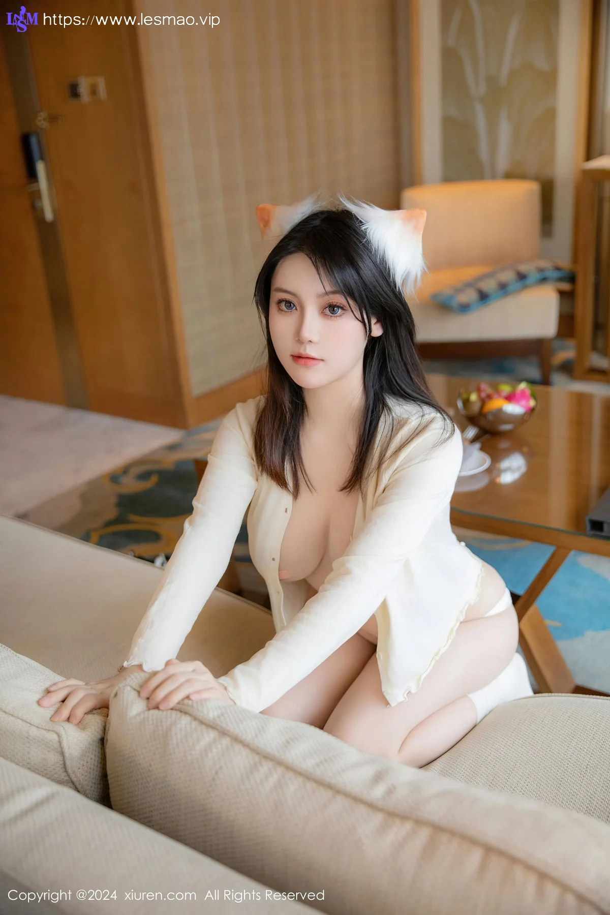 XiuRen 秀人 No.8243  豆瓣酱 淡黄色服饰澳门旅拍1 - 33