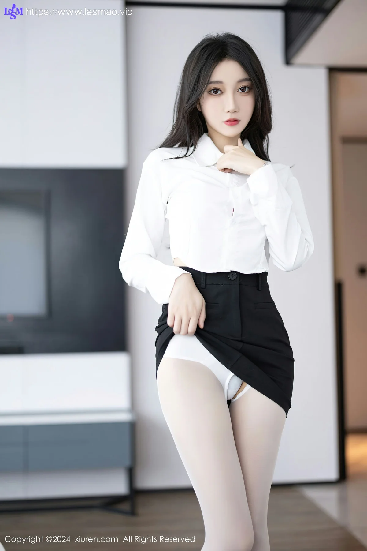 XiuRen 秀人 No.8247  玥儿玥 白色丝袜哈尔滨旅拍1 - 34
