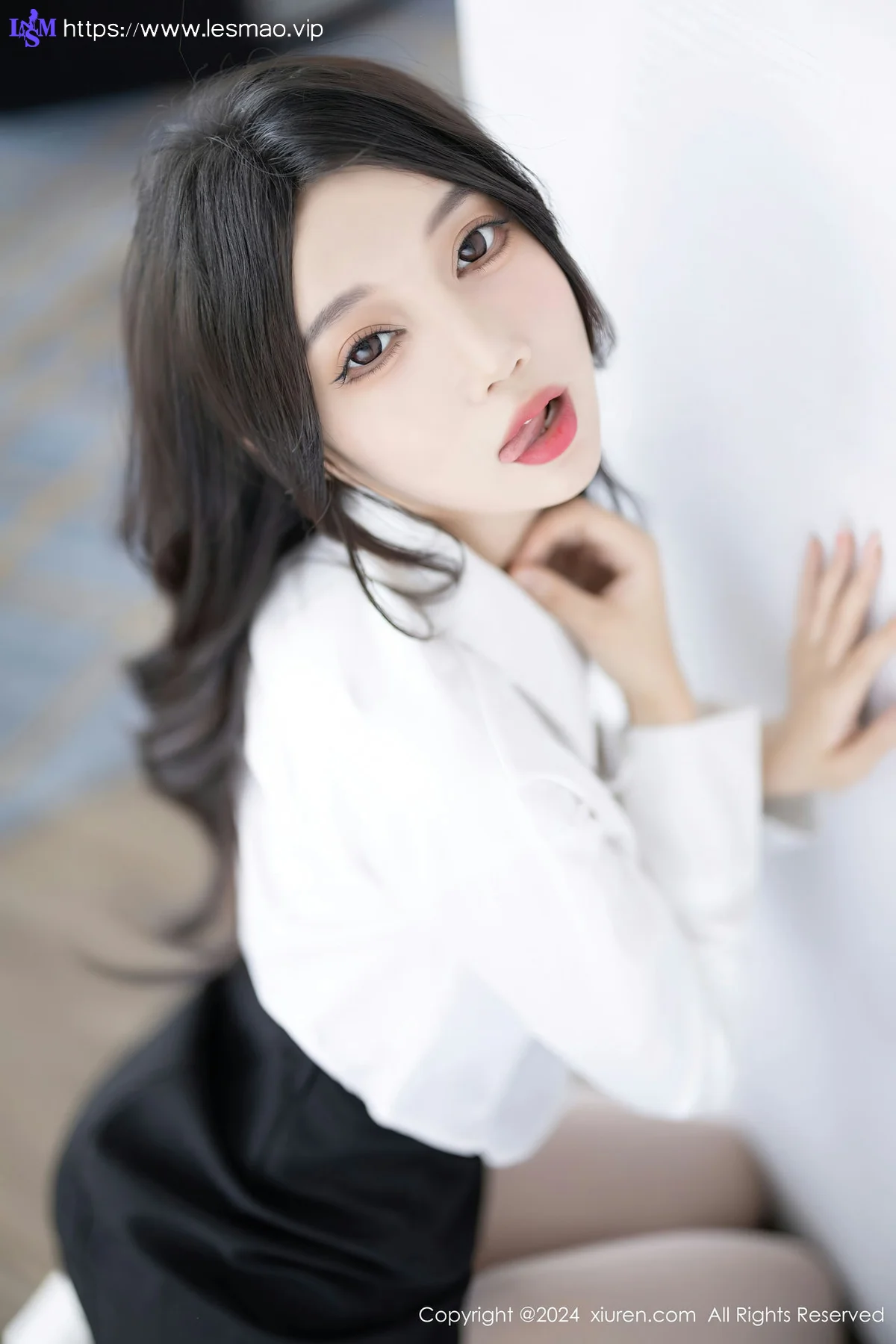 XiuRen 秀人 No.8247  玥儿玥 白色丝袜哈尔滨旅拍1 - 45