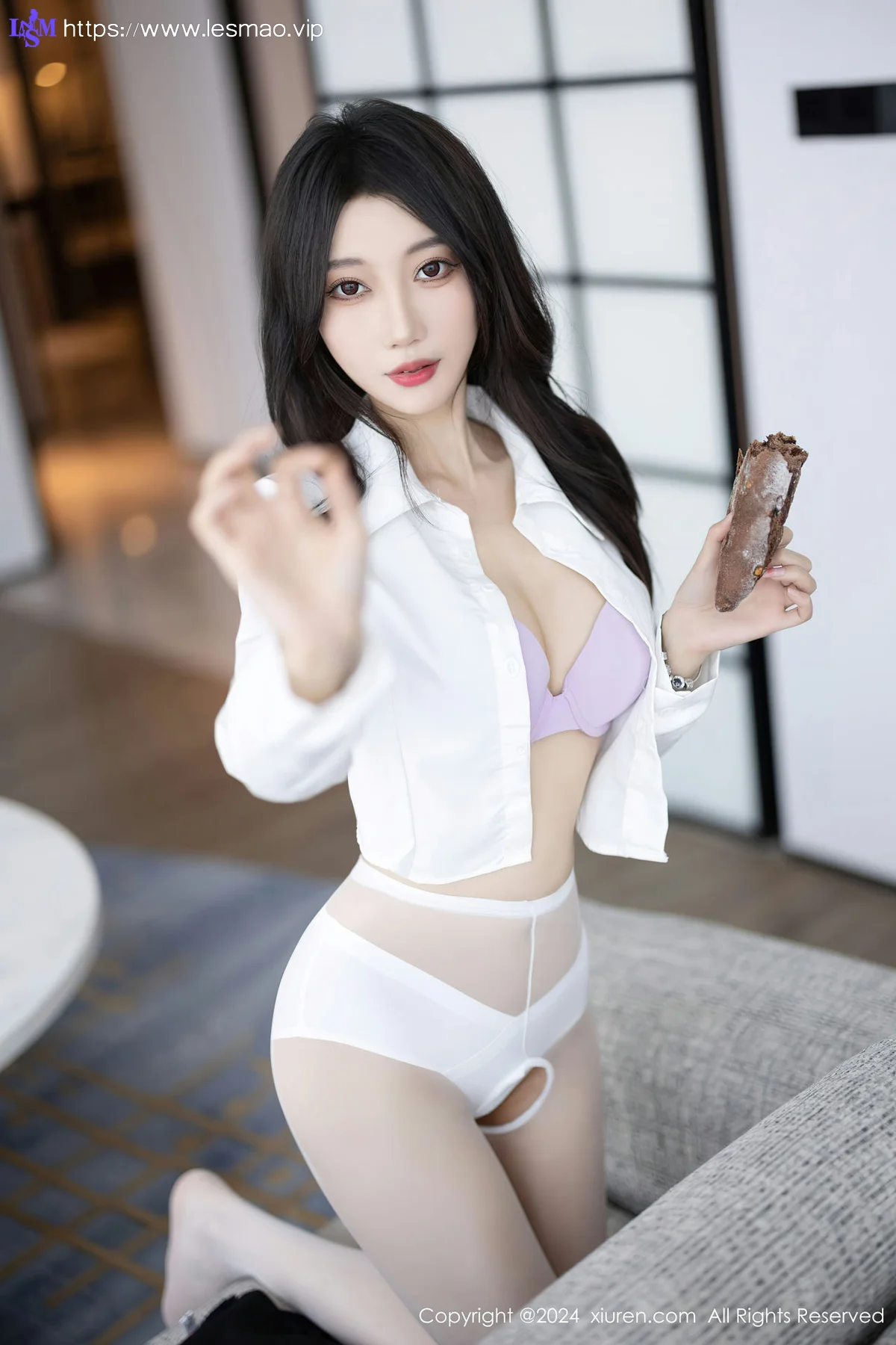 XiuRen 秀人 No.8247  玥儿玥 白色丝袜哈尔滨旅拍1 - 55