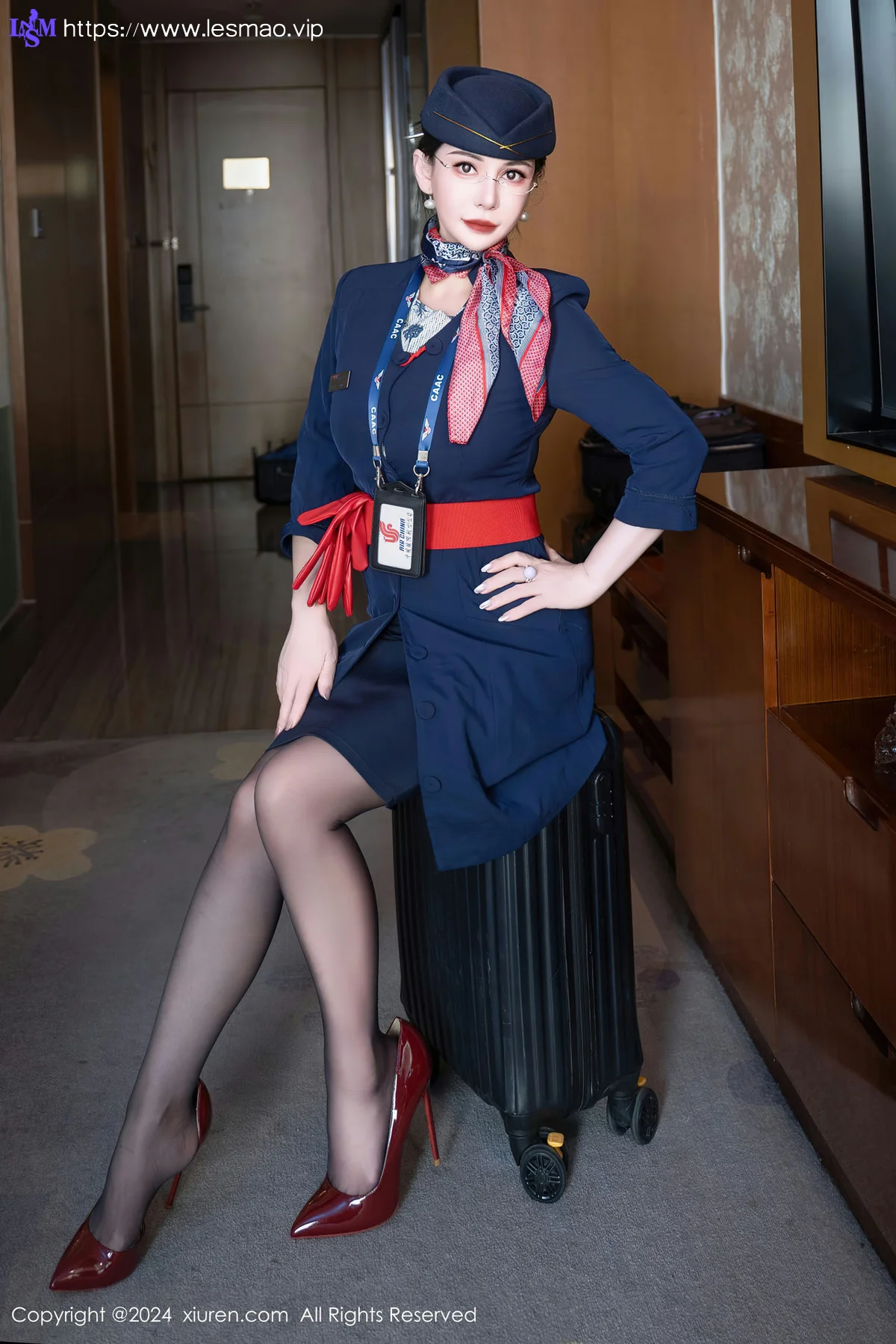 XiuRen 秀人 No.8253  悦悦姐 空乘服务系列性感写真3 - 11