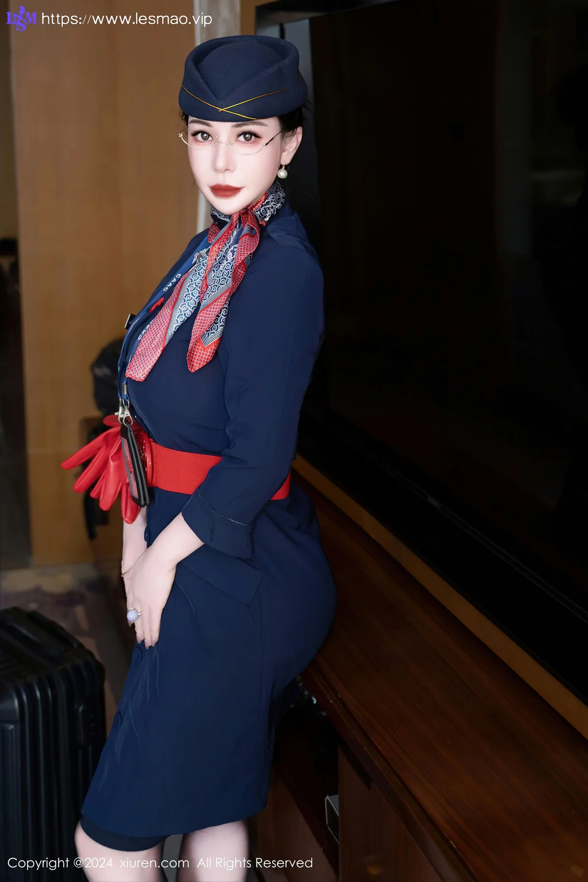 XiuRen 秀人 No.8253  悦悦姐 空乘服务系列性感写真3 - 13