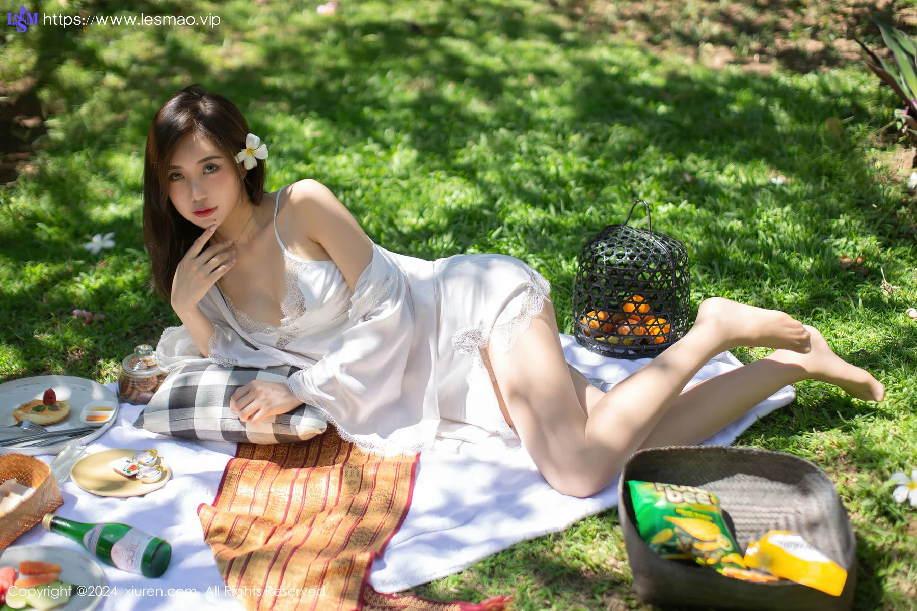XiuRen 秀人 No.8256  绮里嘉ula 性感诱人原色丝袜性感写真1 - 12