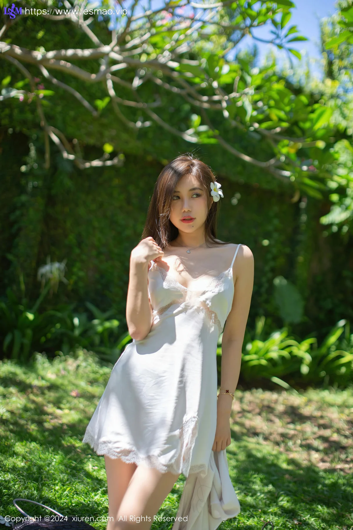 XiuRen 秀人 No.8256  绮里嘉ula 性感诱人原色丝袜性感写真1 - 25