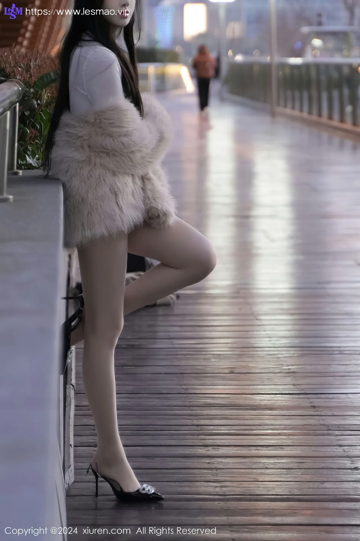 XiuRen 秀人 No.8261  龙雪儿 街拍白色内衣性感写真11 - 11