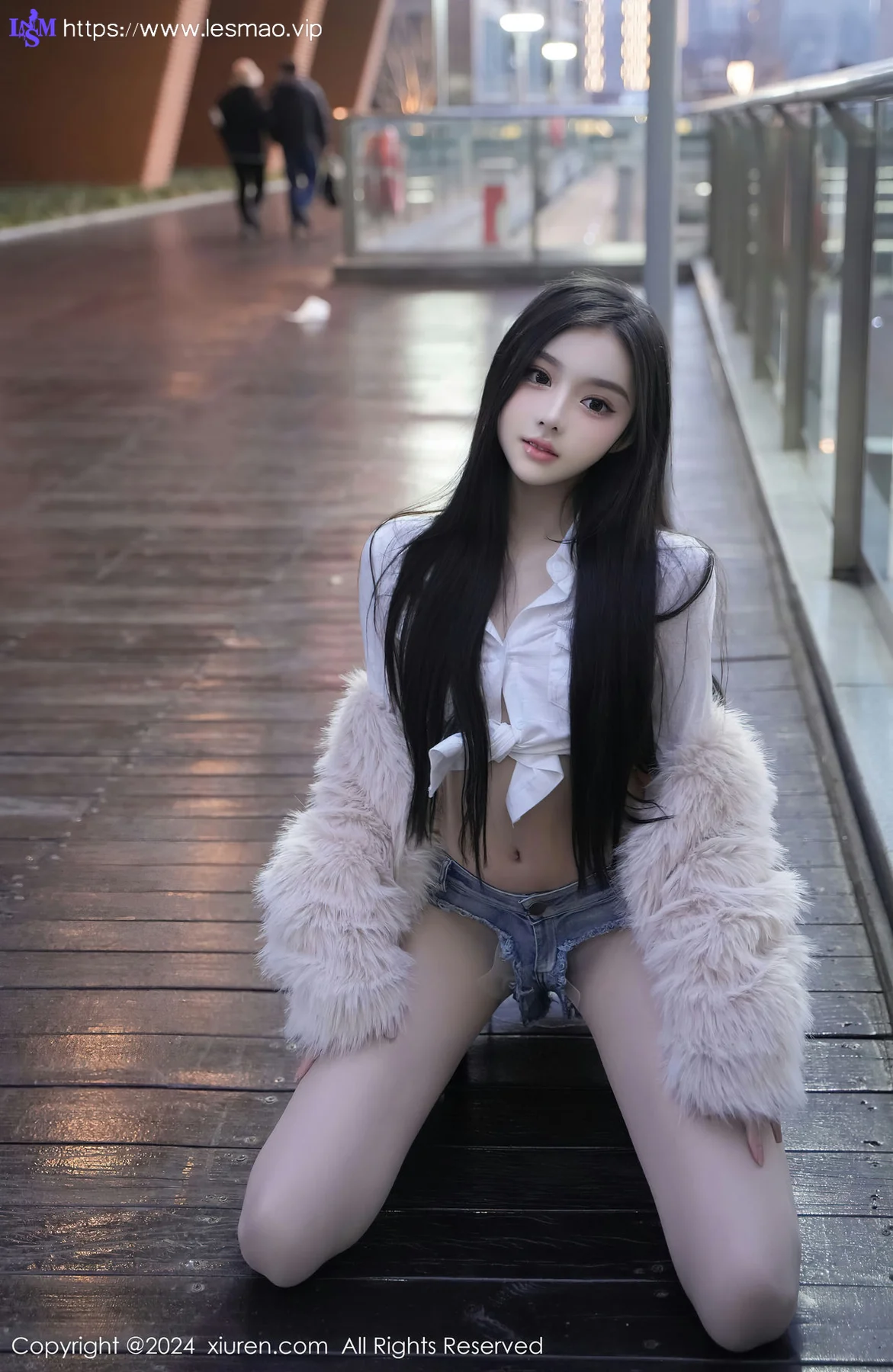XiuRen 秀人 No.8261  龙雪儿 街拍白色内衣性感写真11 - 21