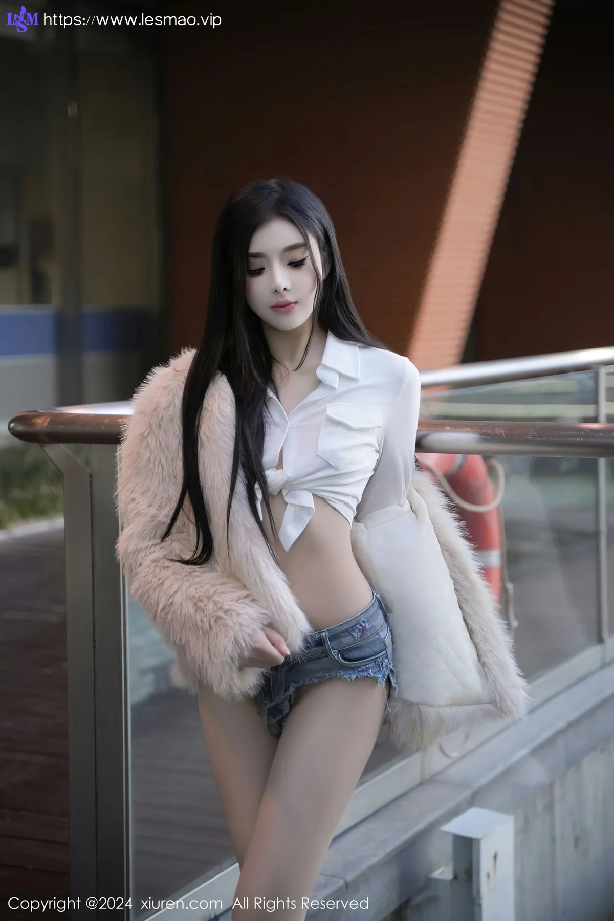 XiuRen 秀人 No.8261  龙雪儿 街拍白色内衣性感写真11 - 25