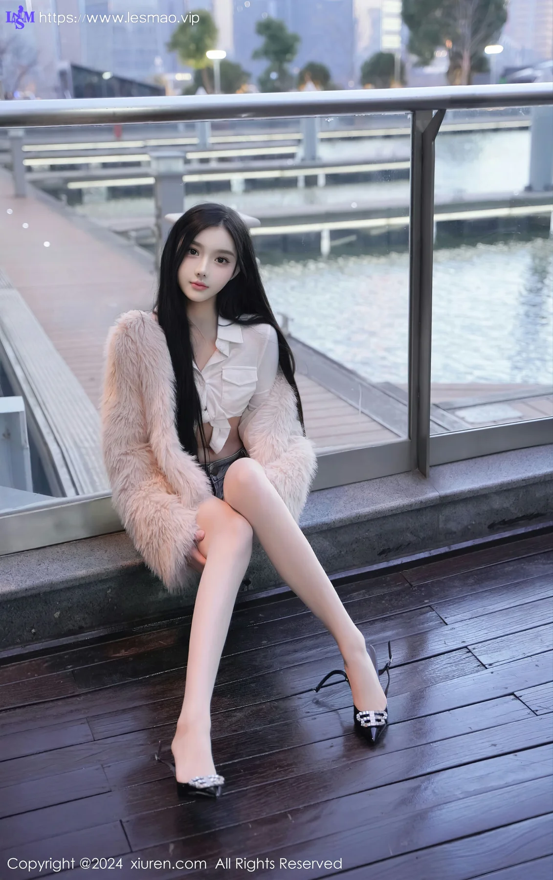 XiuRen 秀人 No.8261  龙雪儿 街拍白色内衣性感写真11 - 43