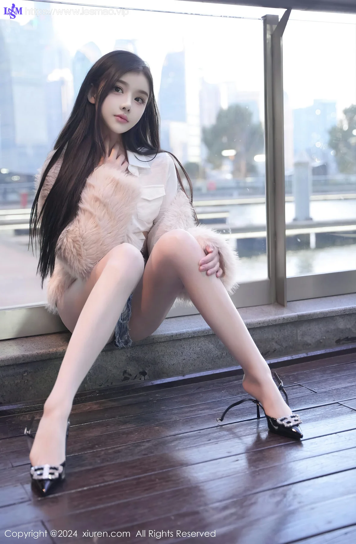 XiuRen 秀人 No.8261  龙雪儿 街拍白色内衣性感写真11 - 52
