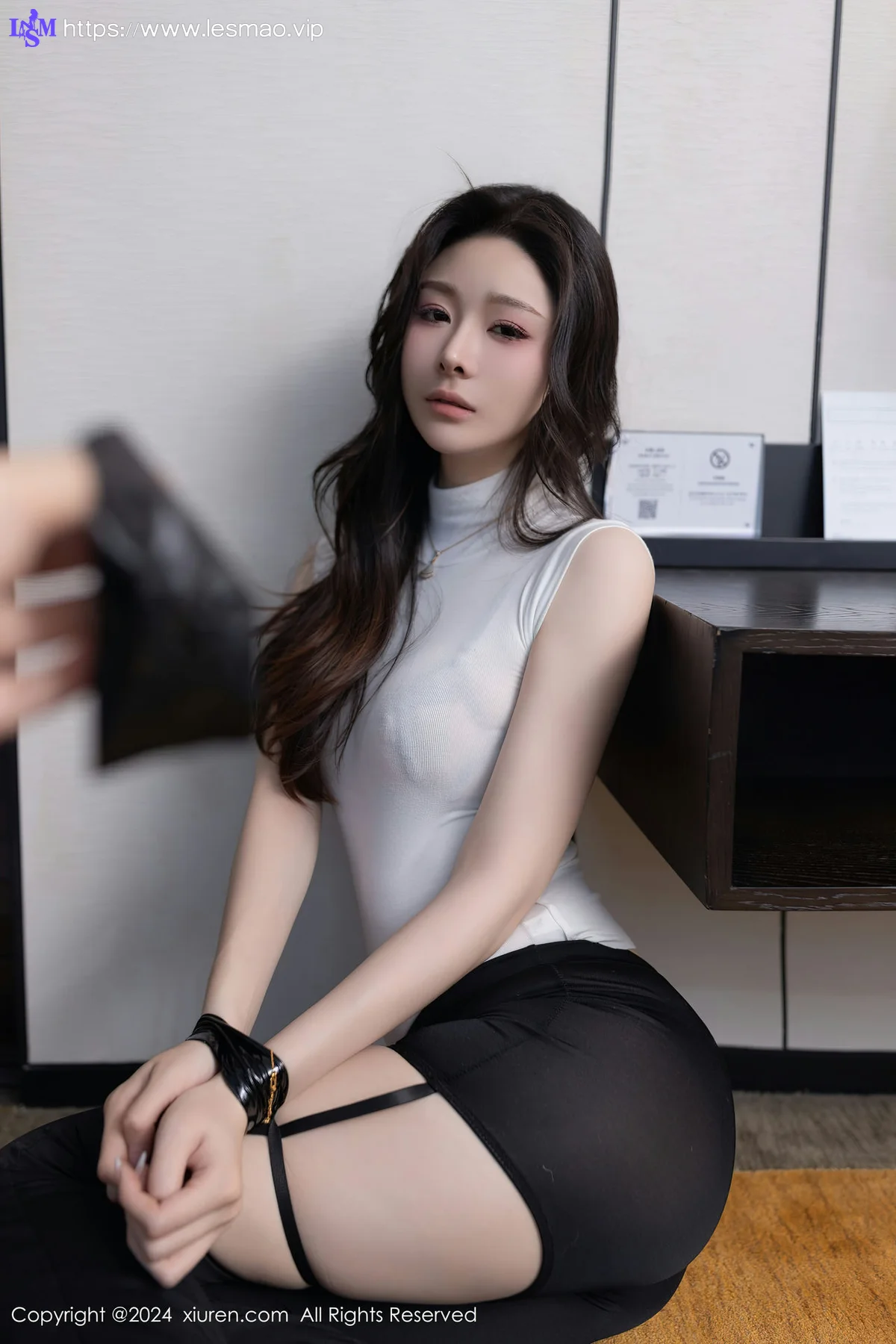 XiuRen 秀人 No.8270  小逗逗 表演式拍摄性感写真11 - 12