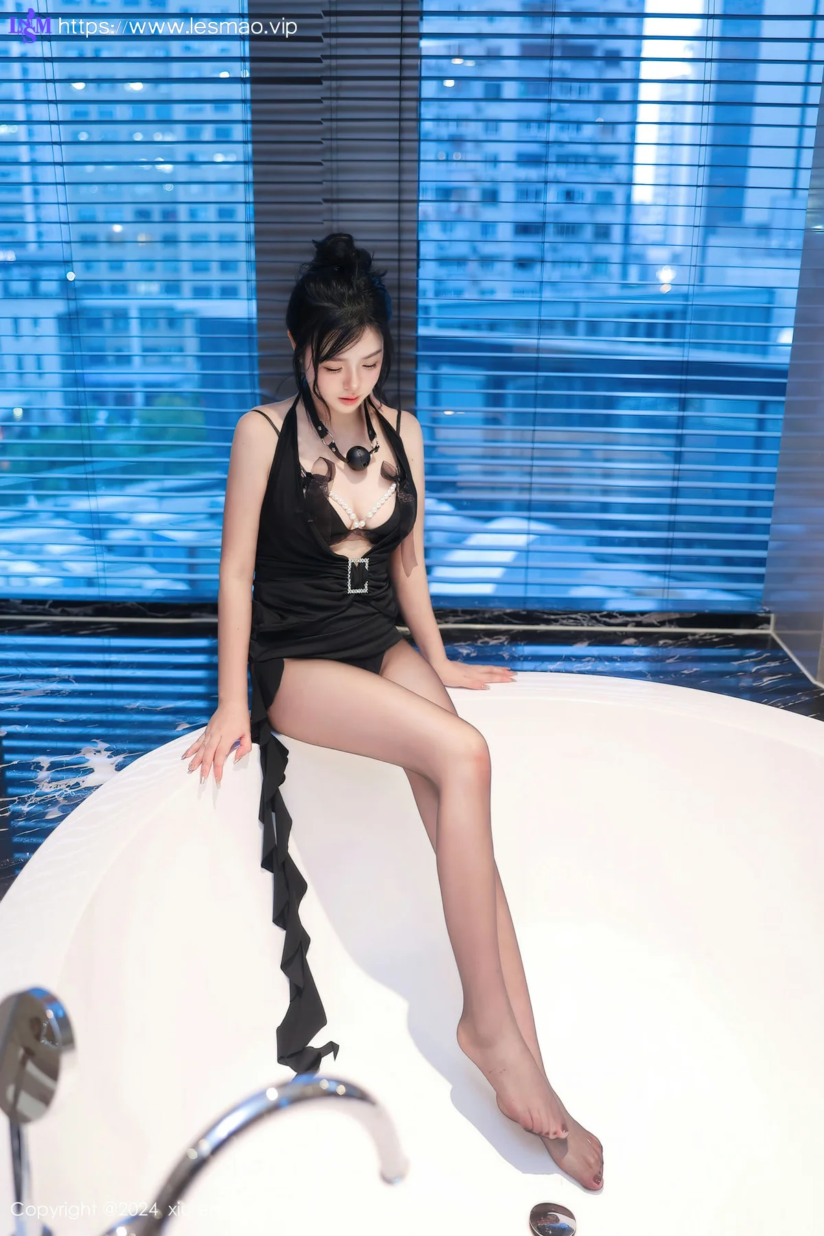 XiuRen 秀人 No.8295  金小依 露肩连衣短裙性感写真11 - 13