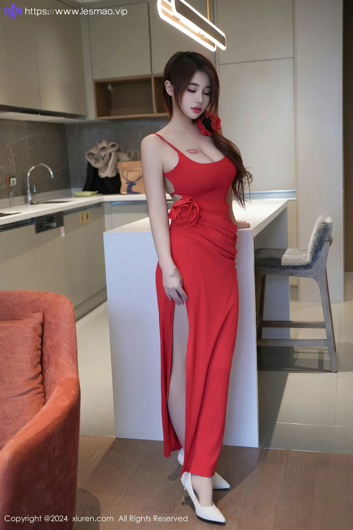 XiuRen 秀人 No.8313 美七Mia 红色长裙性感写真33 - 34