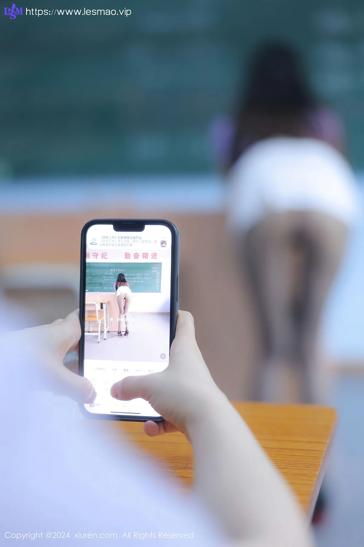 XiuRen 秀人 No.8319 豆瓣酱双人写真 校园写真澳门旅拍1 - 17