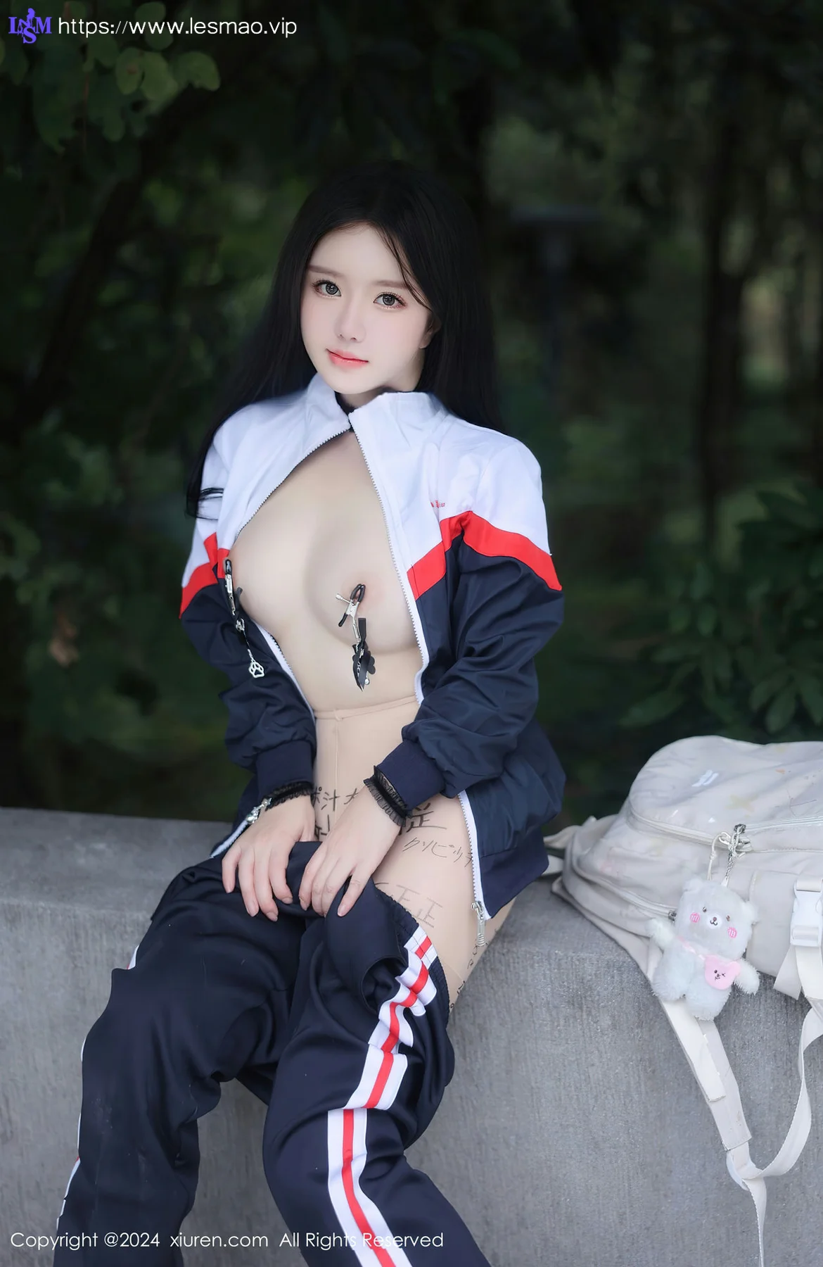 XiuRen 秀人 No.8335 小薯条nienie 原色丝袜澳门旅拍1 - 25