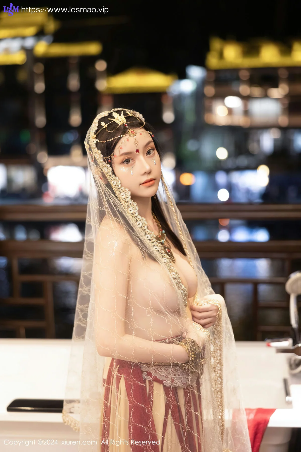 XiuRen 秀人 No.8349 豆瓣酱 红色西域服饰性感写真 - 41