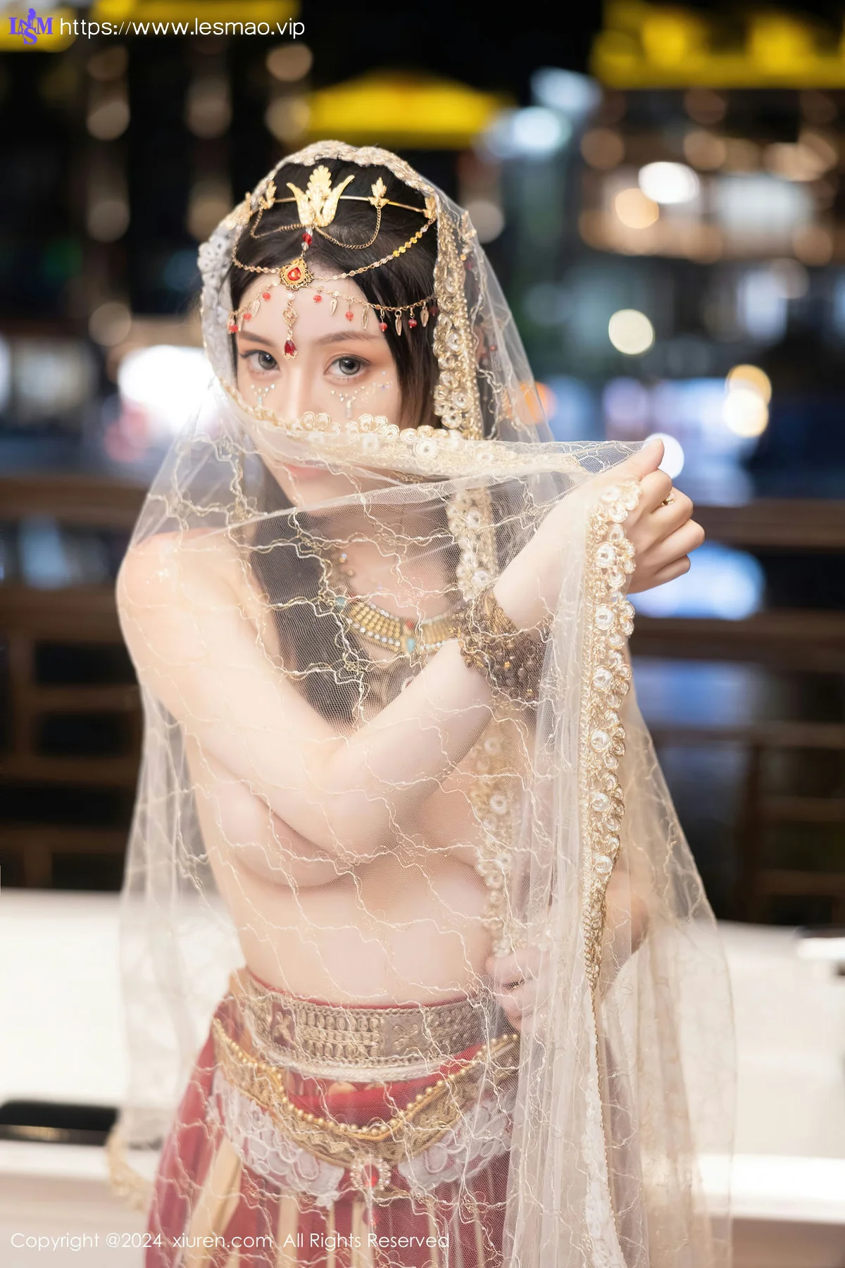 XiuRen 秀人 No.8349 豆瓣酱 红色西域服饰性感写真 - 44