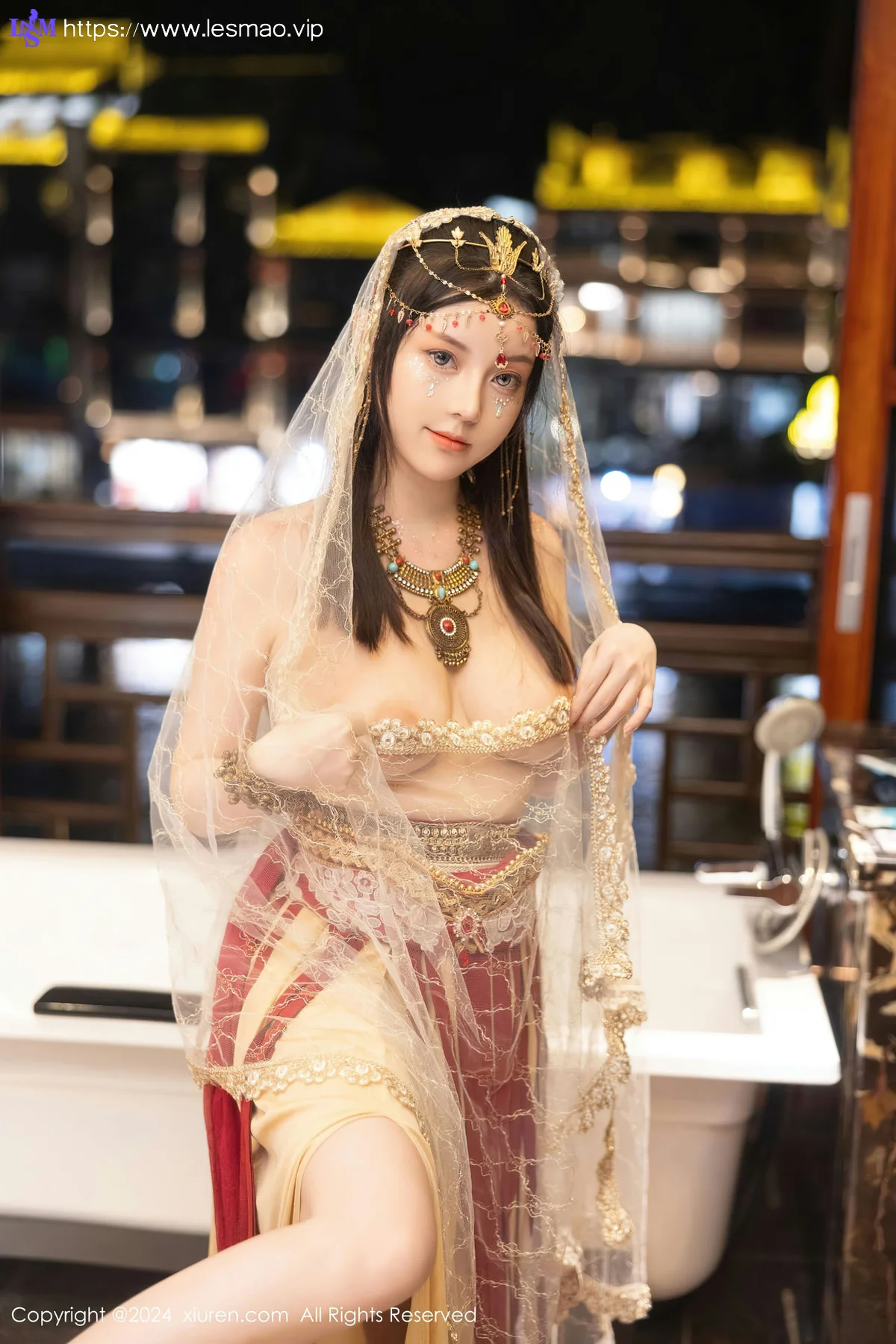 XiuRen 秀人 No.8349 豆瓣酱 红色西域服饰性感写真 - 47