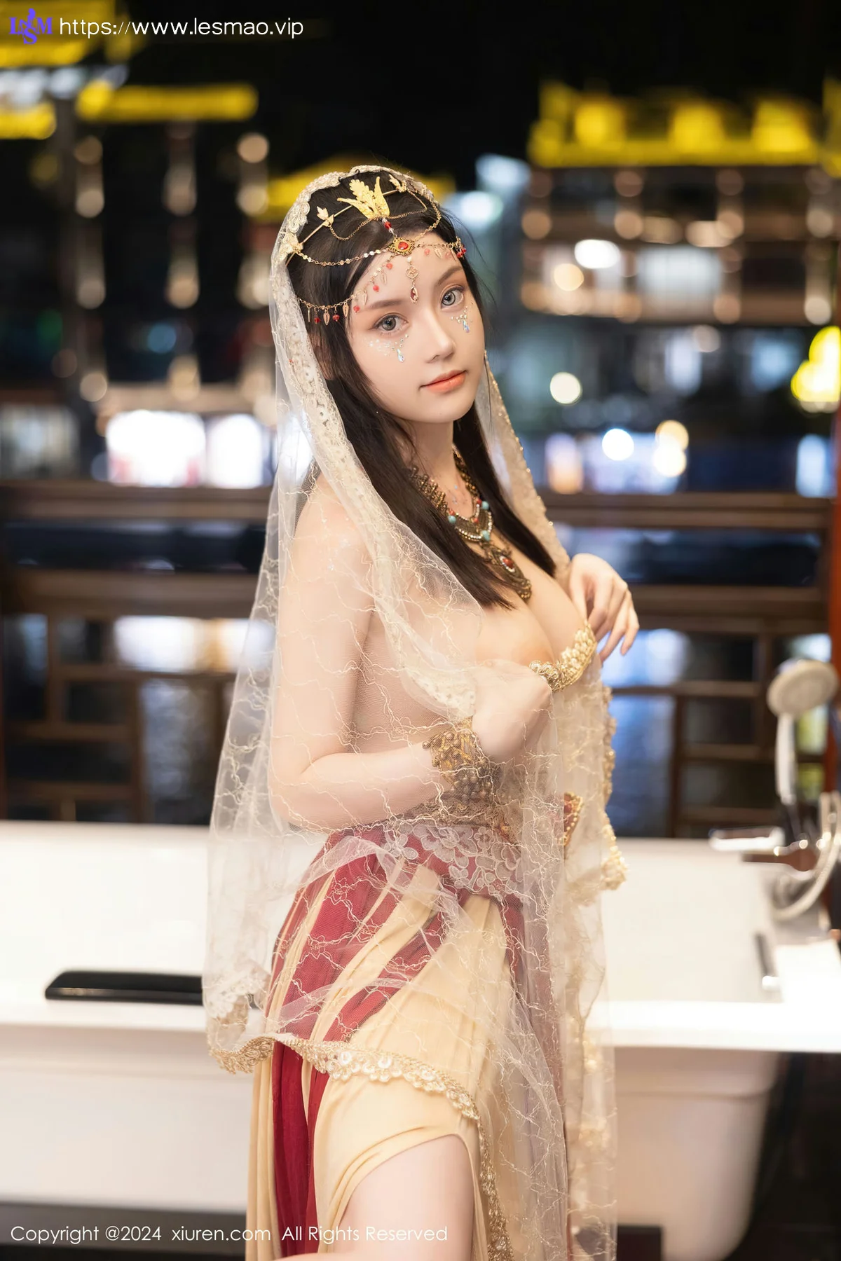 XiuRen 秀人 No.8349 豆瓣酱 红色西域服饰性感写真 - 48