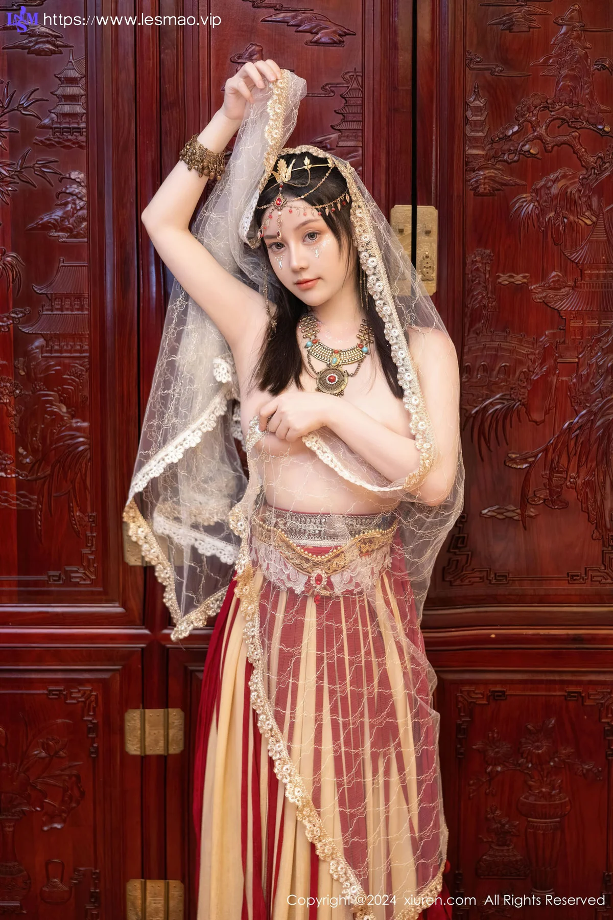 XiuRen 秀人 No.8349 豆瓣酱 红色西域服饰性感写真 - 52