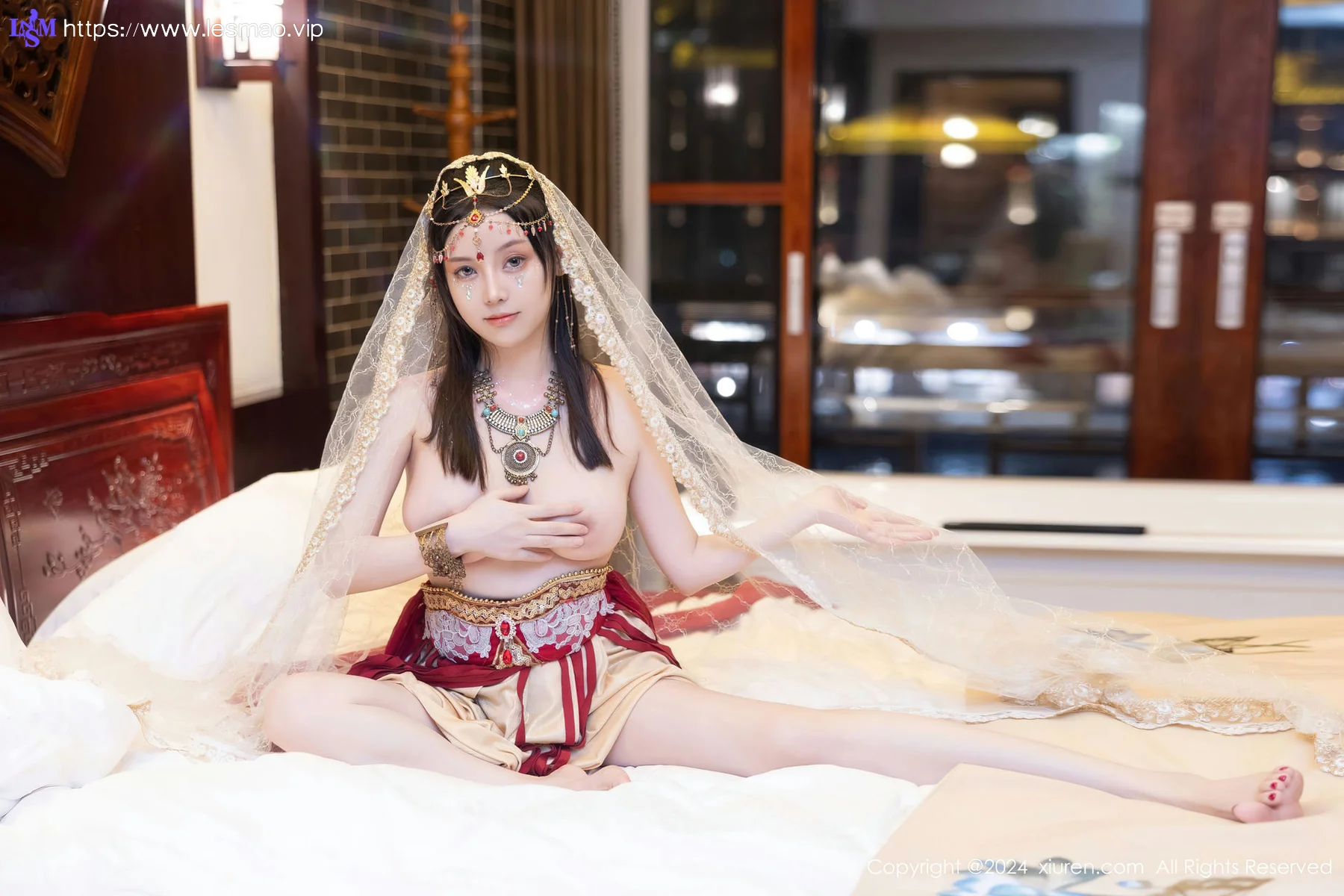 XiuRen 秀人 No.8349 豆瓣酱 红色西域服饰性感写真 - 61