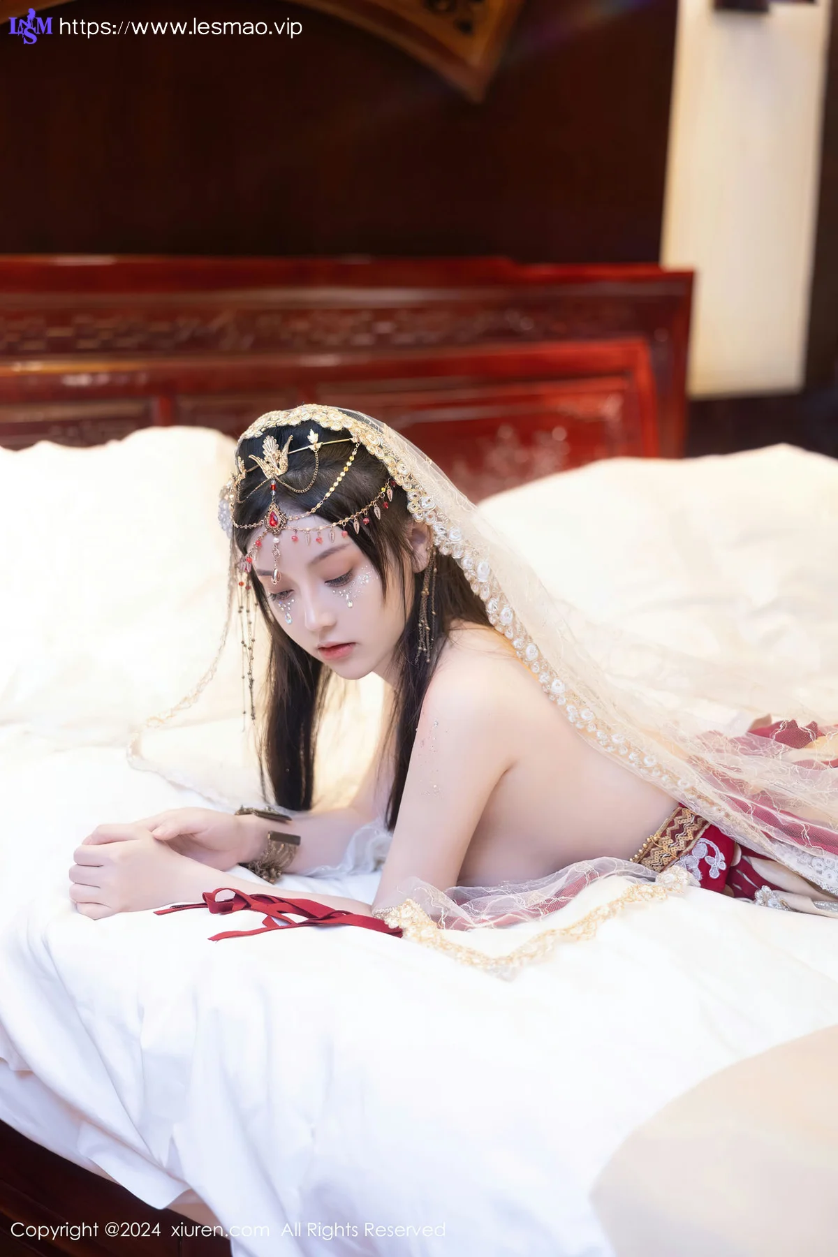XiuRen 秀人 No.8349 豆瓣酱 红色西域服饰性感写真 - 67