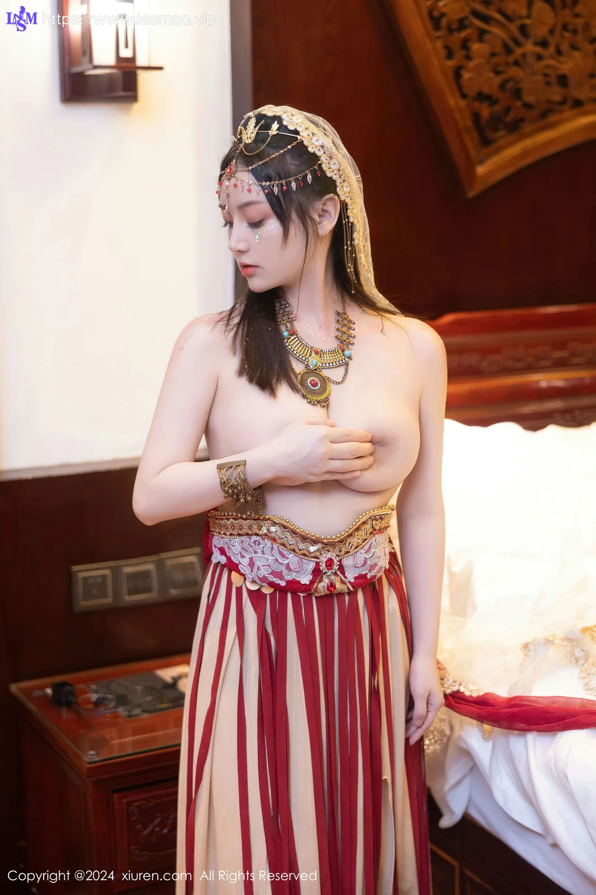 XiuRen 秀人 No.8349 豆瓣酱 红色西域服饰性感写真 - 72
